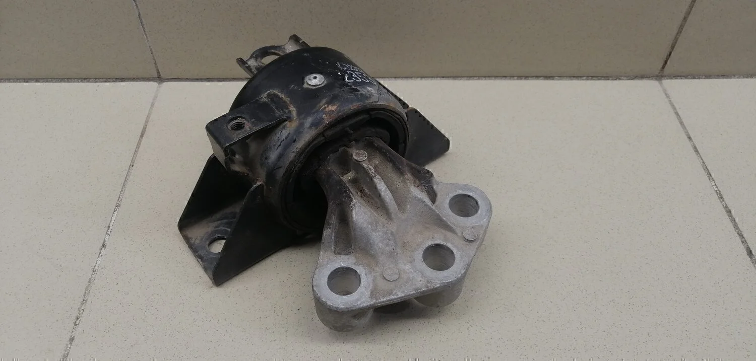 Опора КПП левая Aveo (T300) 2011>