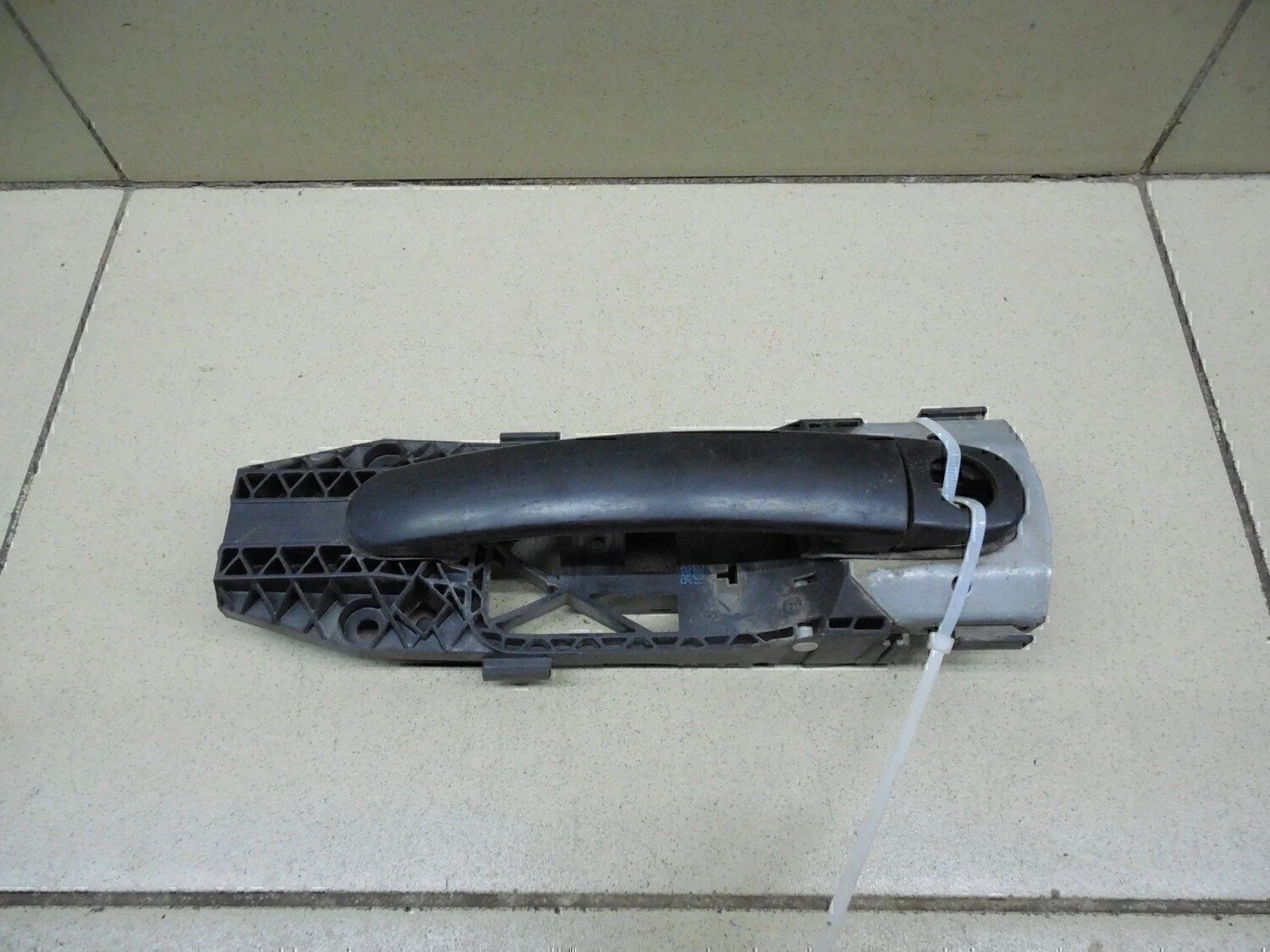 Ручка двери передней наружная левая Fabia 2007-2015