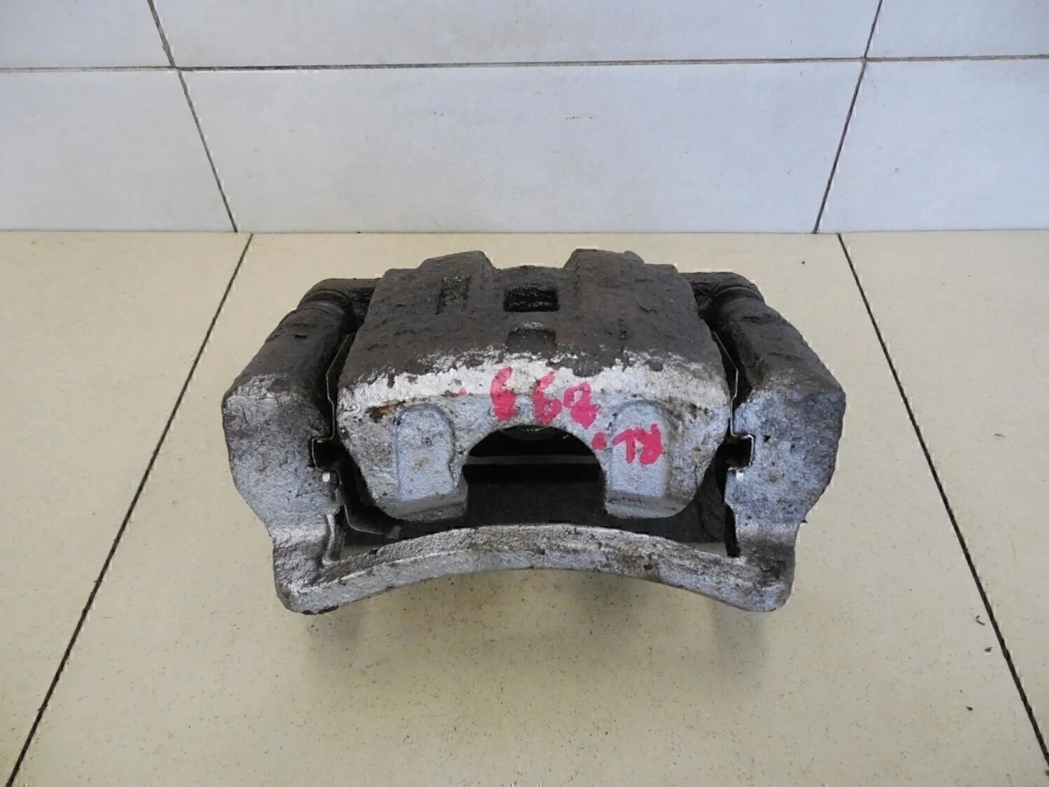 Суппорт задний левый Sorento 2003-2009