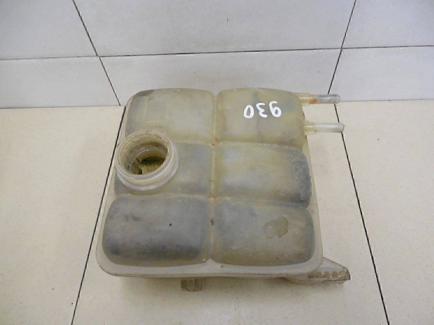 Бачок расширительный V50 2004-2012