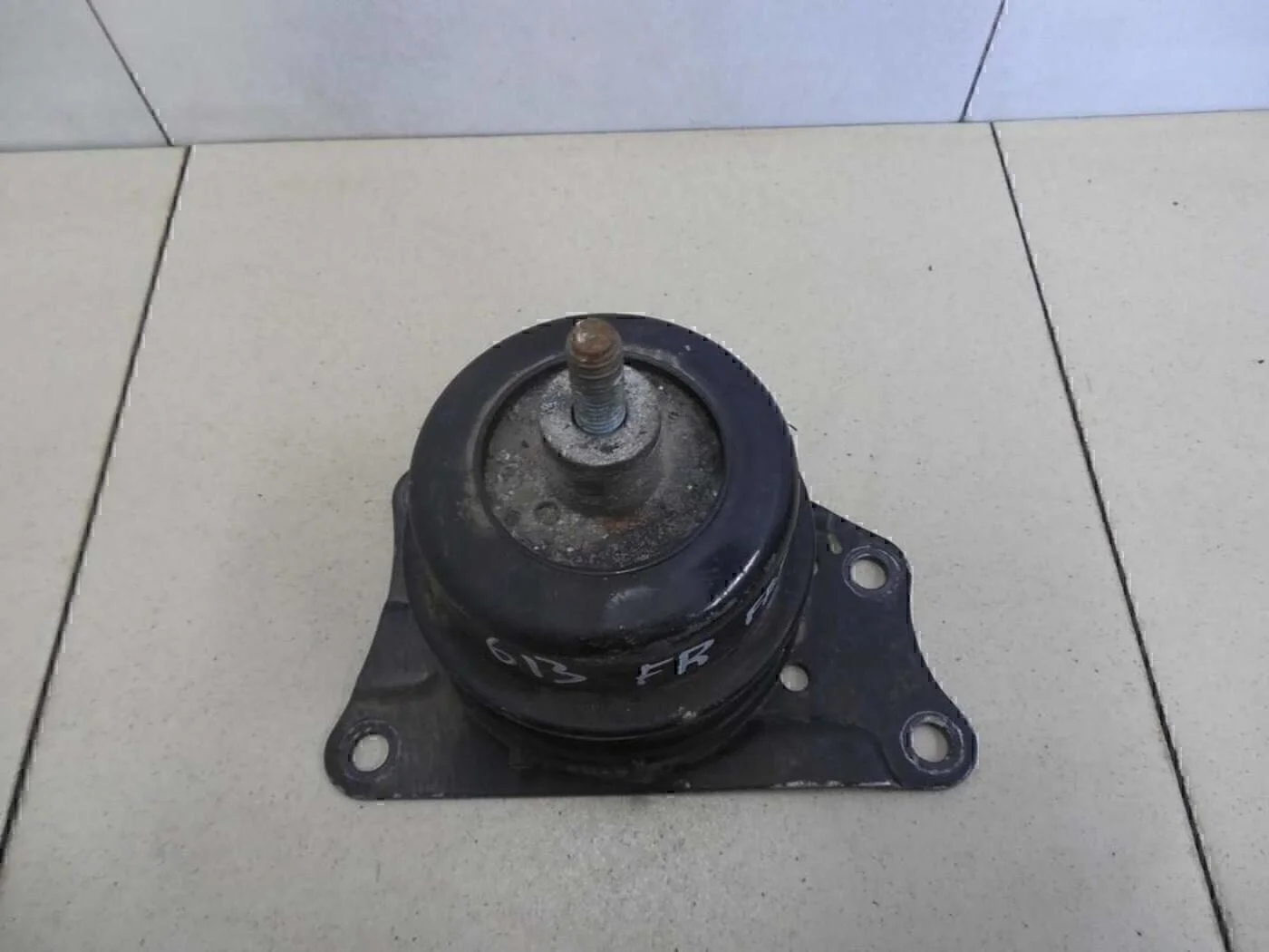 Опора двигателя правая Fabia 1999-2006