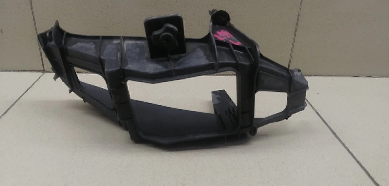 Кронштейн фары противотуманной левой Starex H1/Grand Starex 2007>