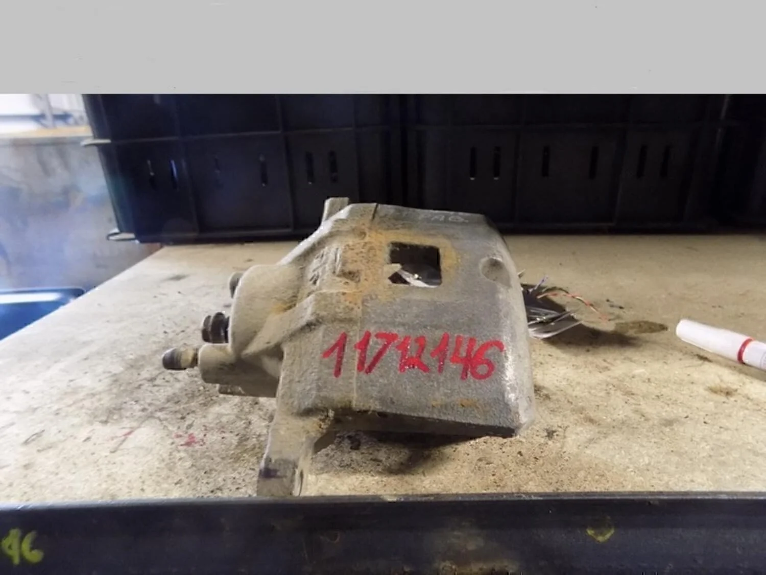 Суппорт передний правый ASX 2010-2016