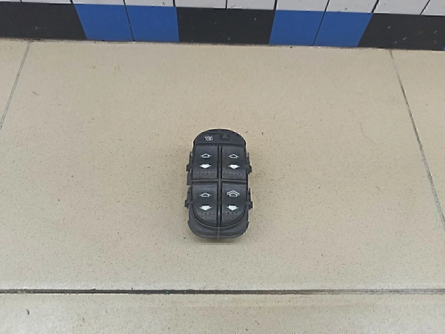 Блок управления стеклоподъемниками Focus I 1998-2004