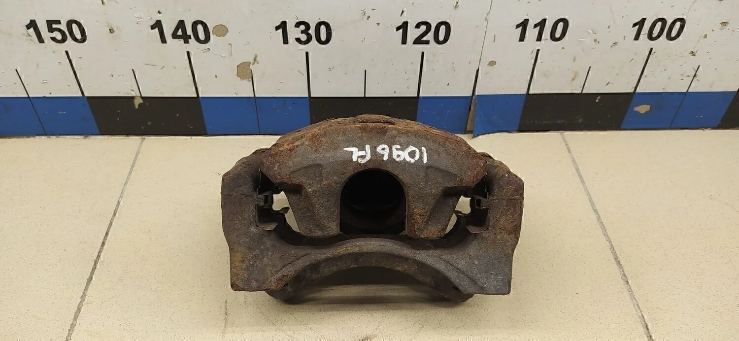 Суппорт передний левый ASX 2010-2016