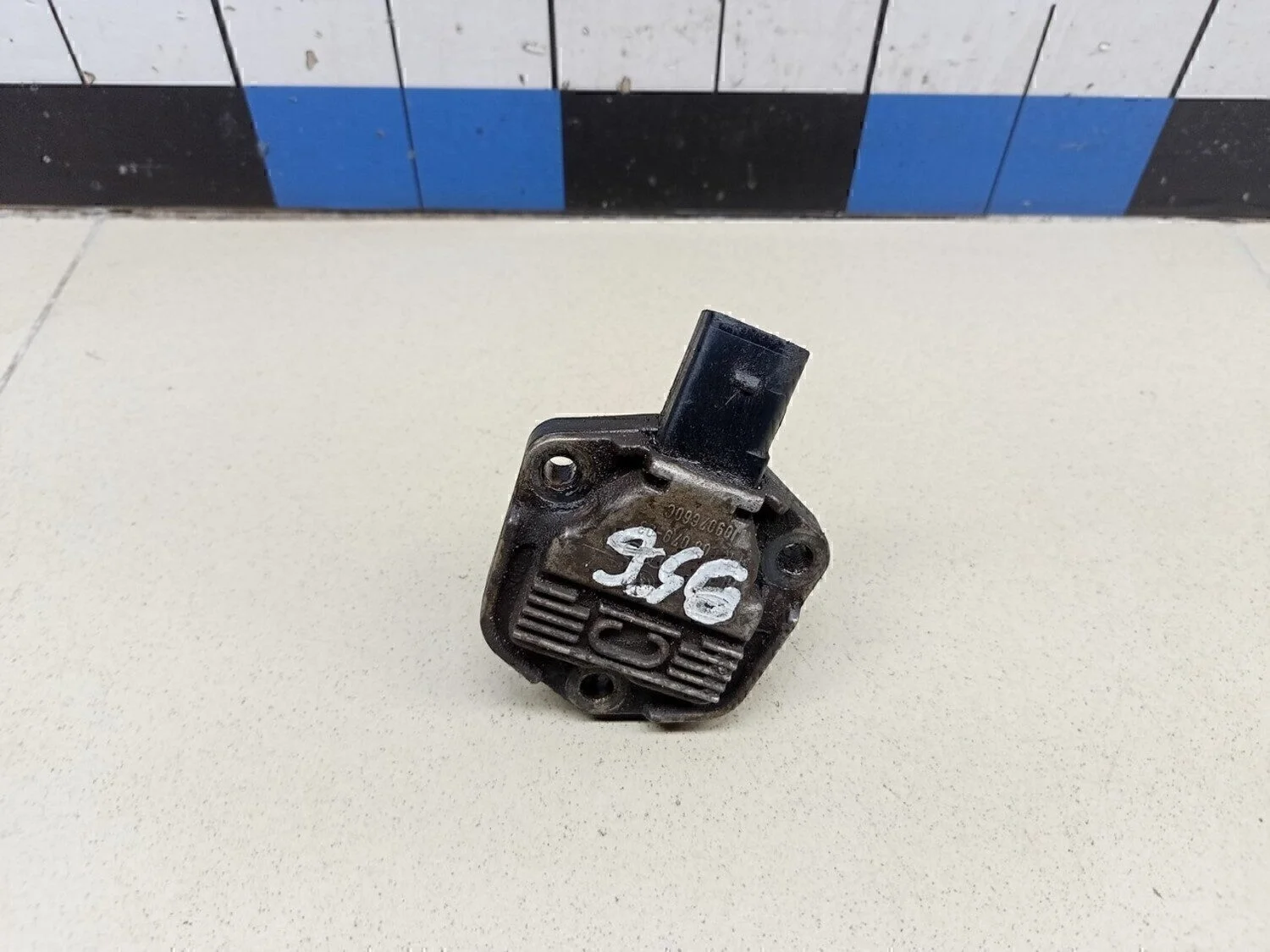 Датчик уровня масла A3 (8L1) 1996-2003