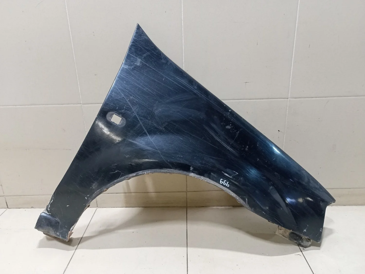 Крыло переднее правое Logan 2005-2014