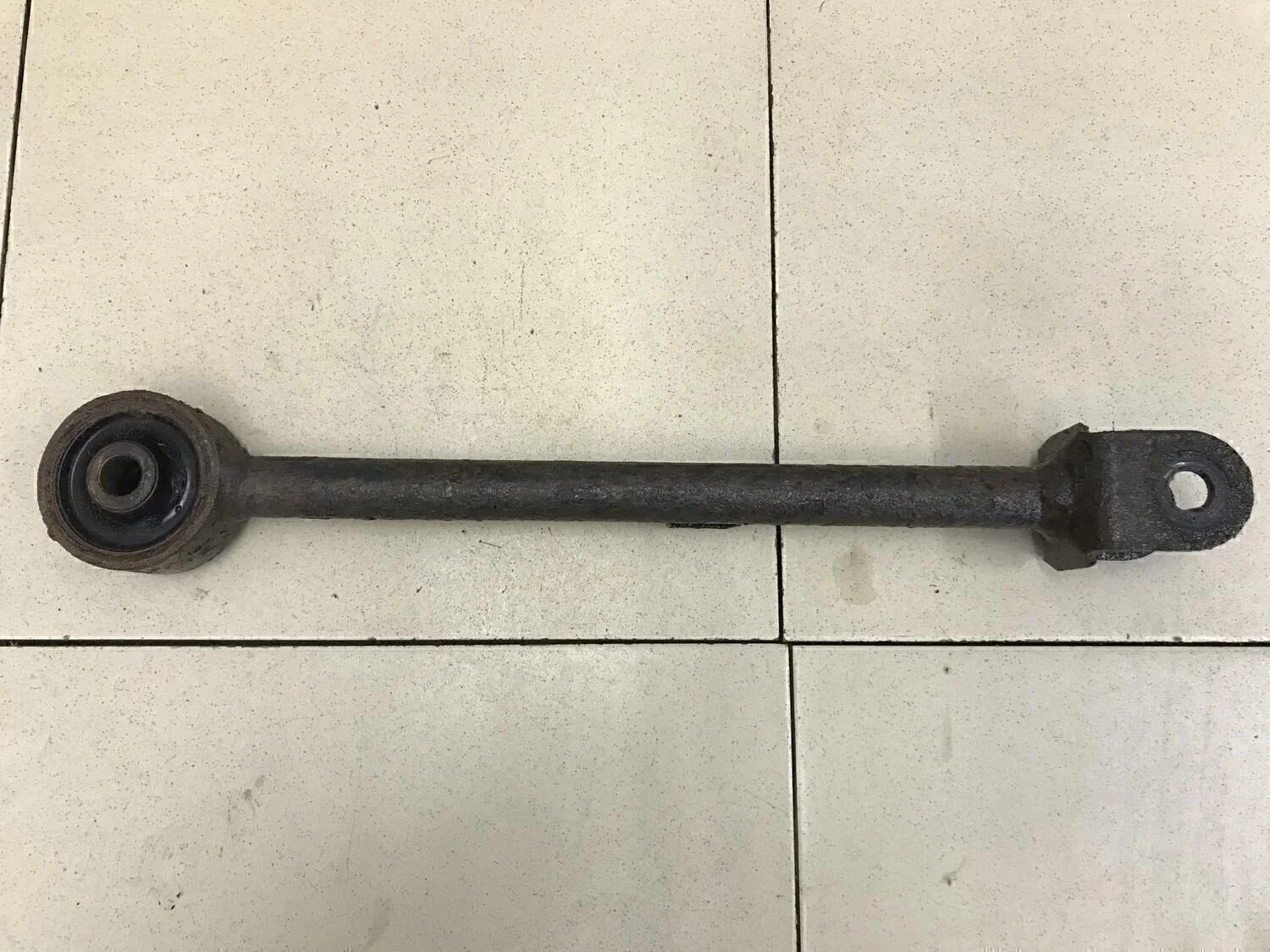 Тяга задняя поперечная Mohave 2009>