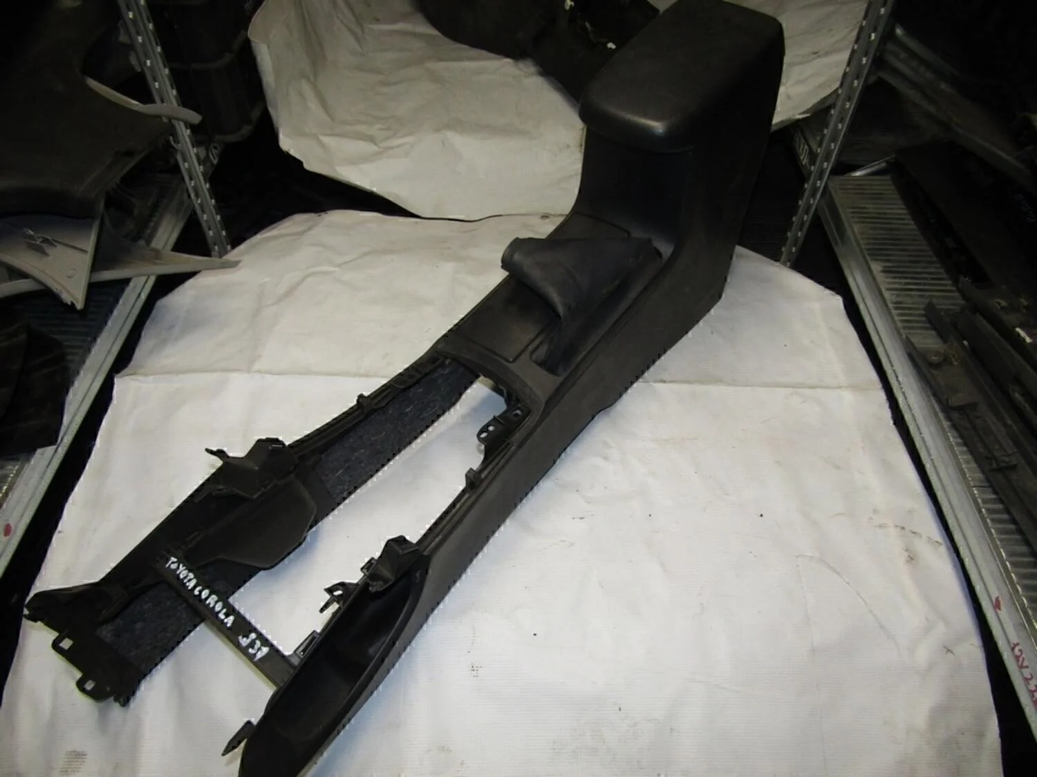 Консоль Corolla E15 2006-2013