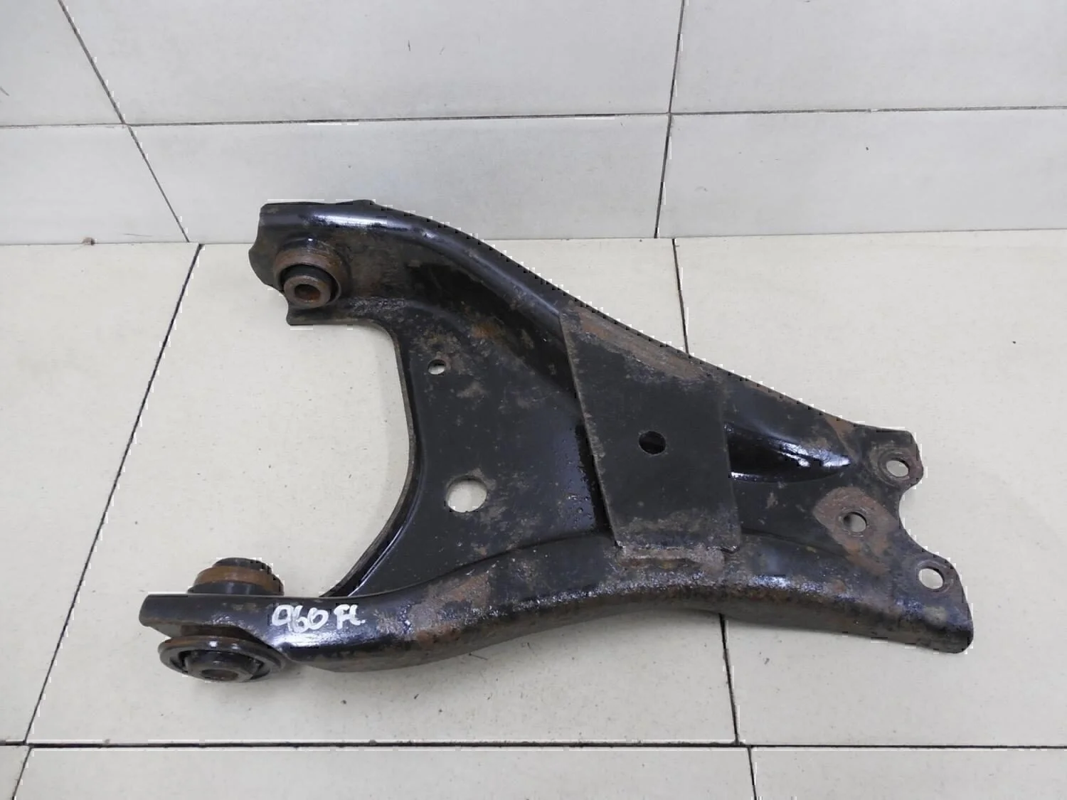 Рычаг передний левый Duster 2012>