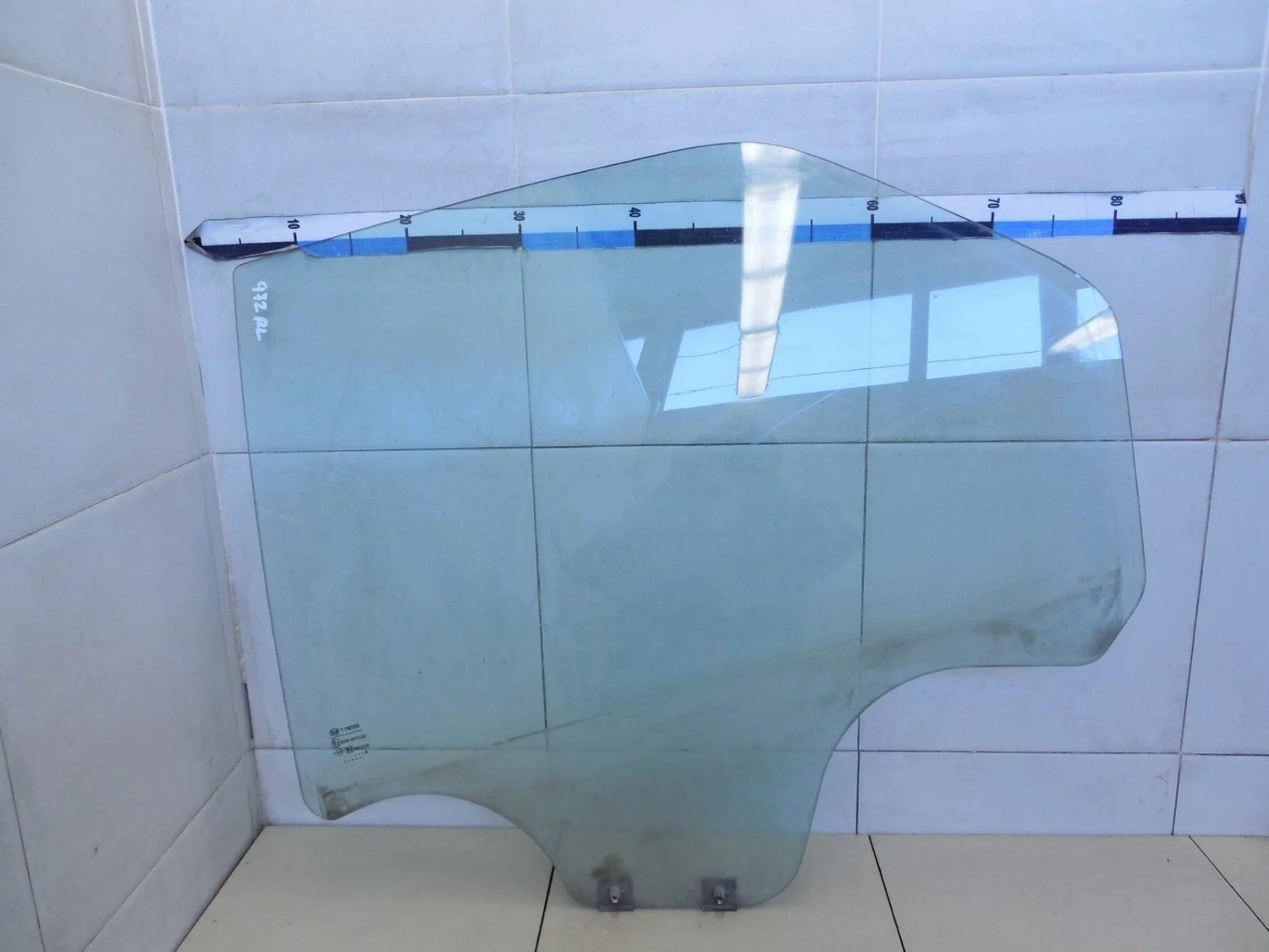 Стекло двери задней левой Logan 2005-2014