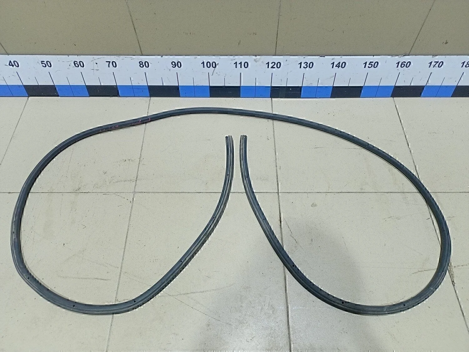 Уплотнитель двери Focus II 2005-2008