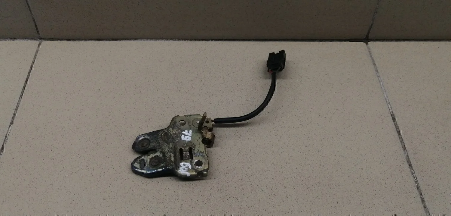 Замок багажника Primera P11E 1996-2002