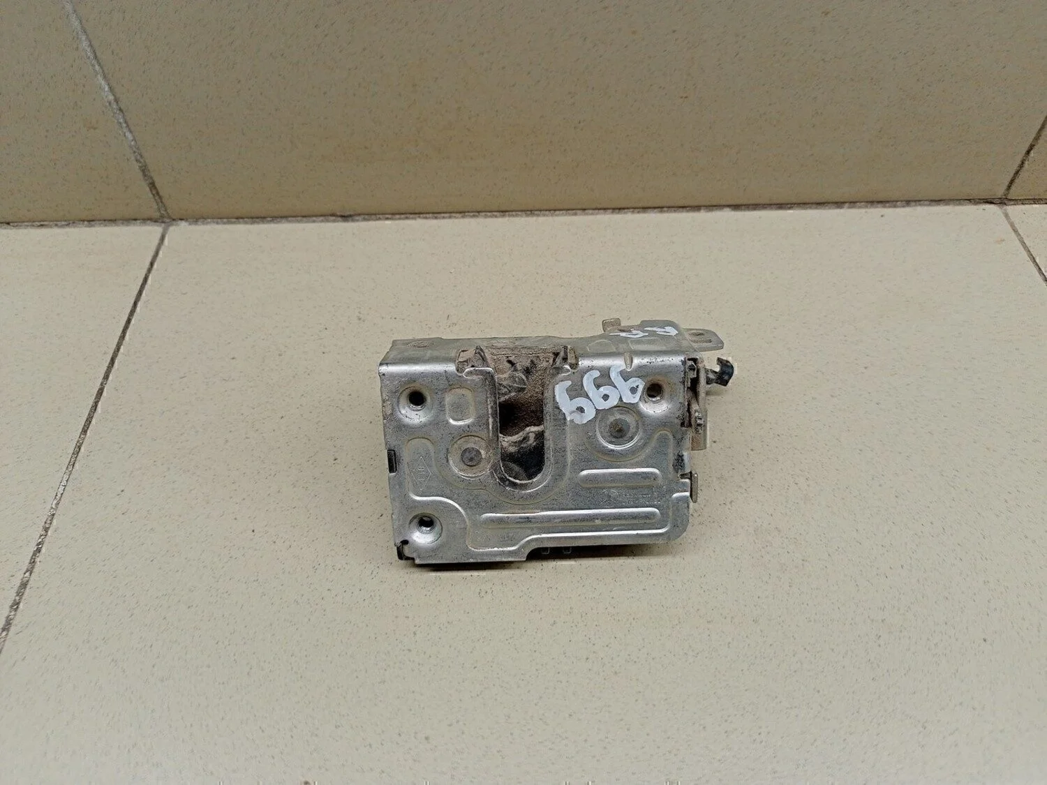 Замок двери задней правой Logan 2005-2014