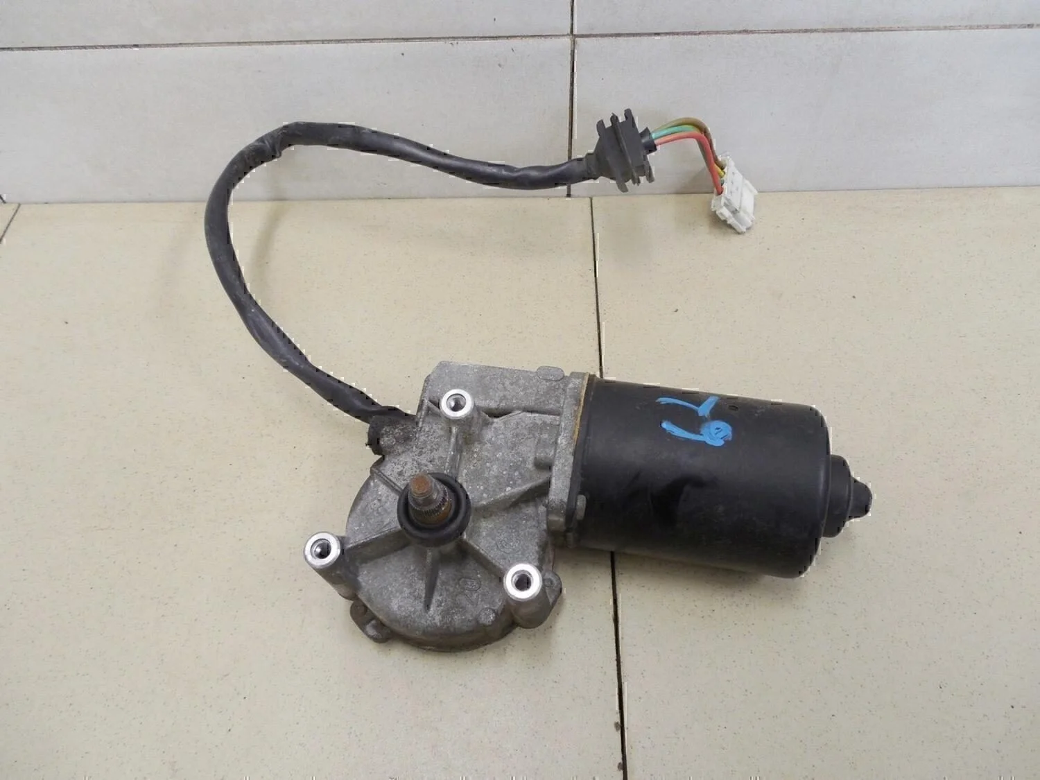 Моторчик стеклоочистителя передний W203 2000-2006