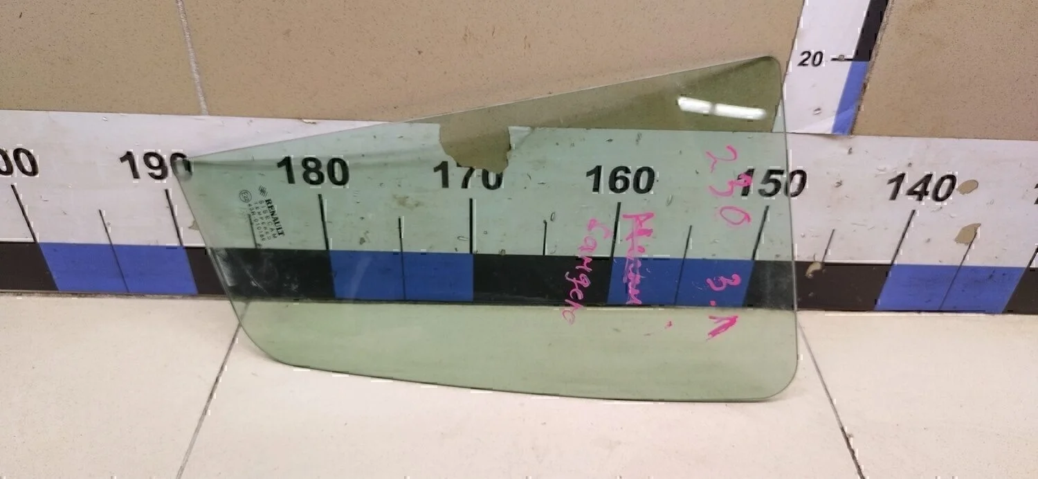 Стекло двери задней левой (форточка) Sandero 2014>