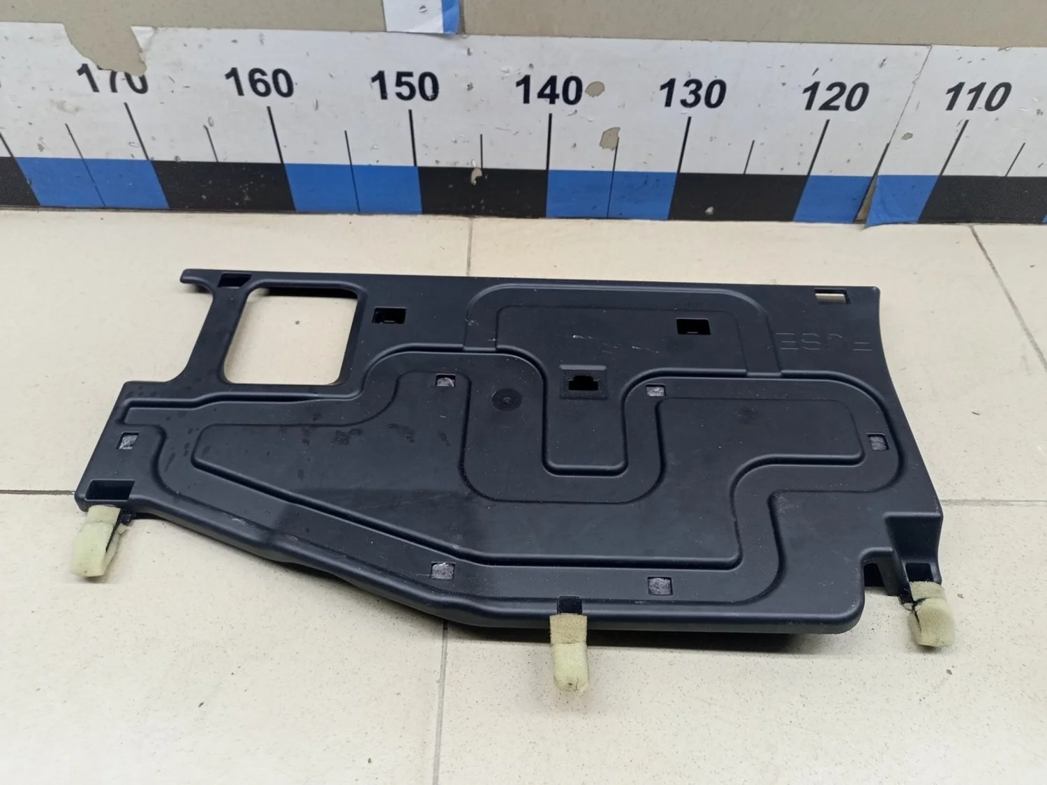 Накладка (кузов внутри) LX 570