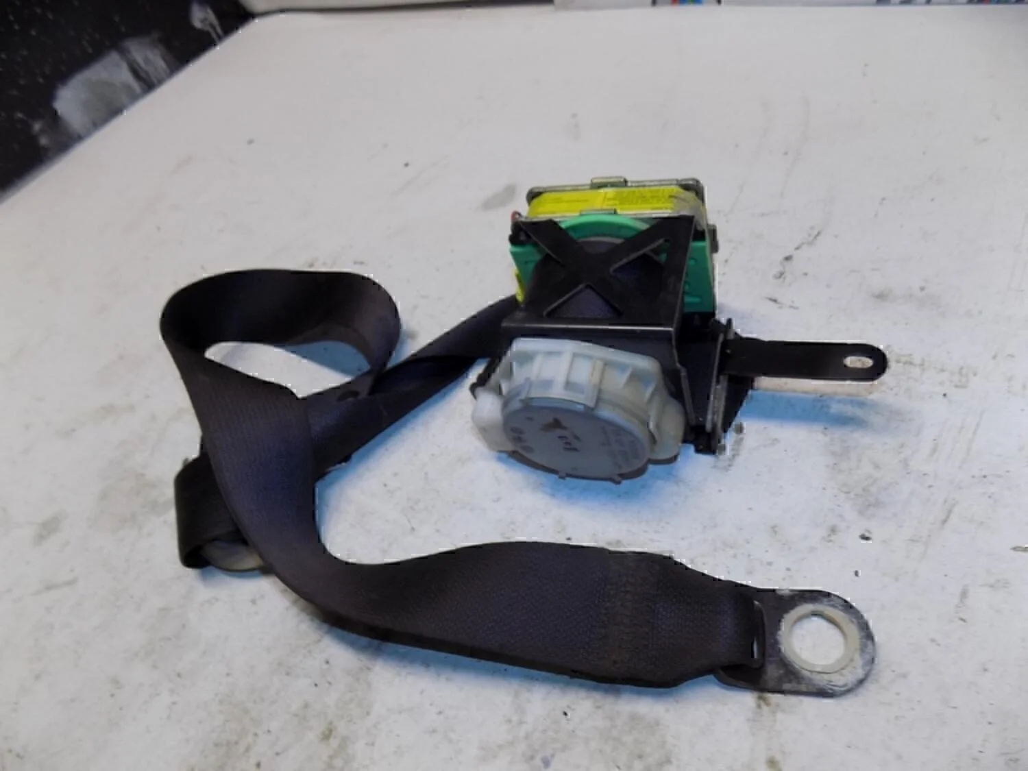 Ремень безопасности с пиропатроном Corolla E15 2006-2013