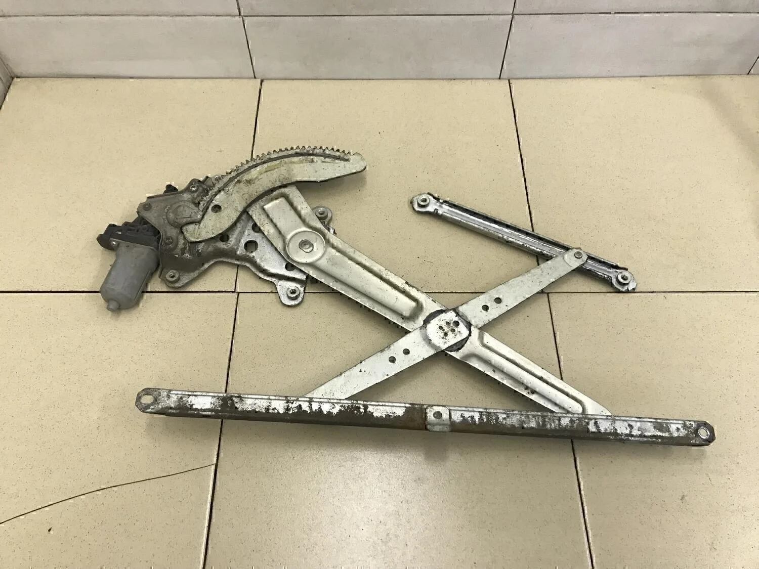 Стеклоподъемник электр. передний правый SX4 2006-2013