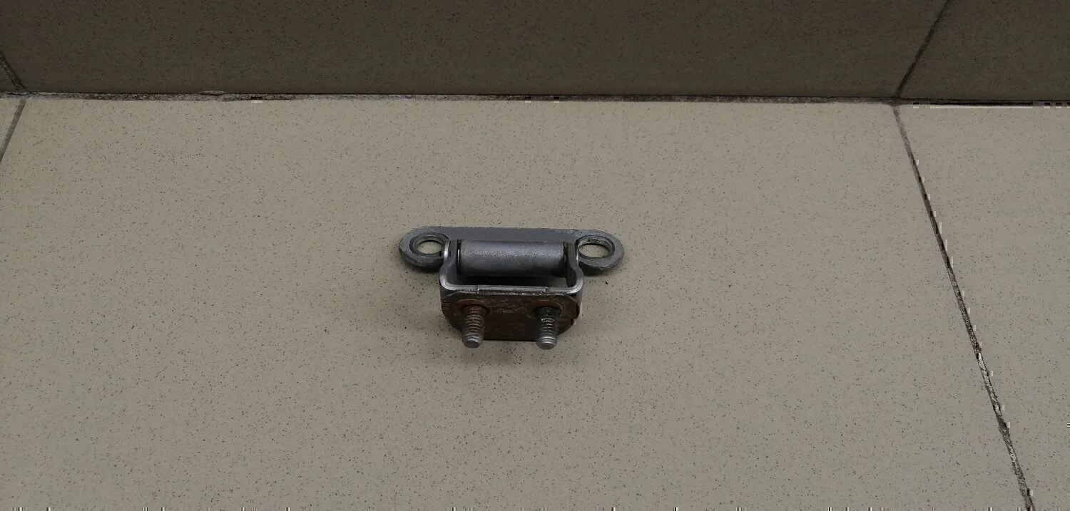 Петля двери багажника LX 570