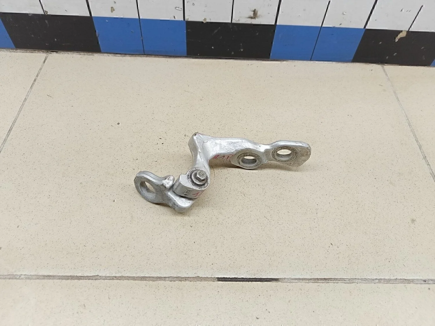 Петля двери передней левой верхняя Focus II 2005-2008