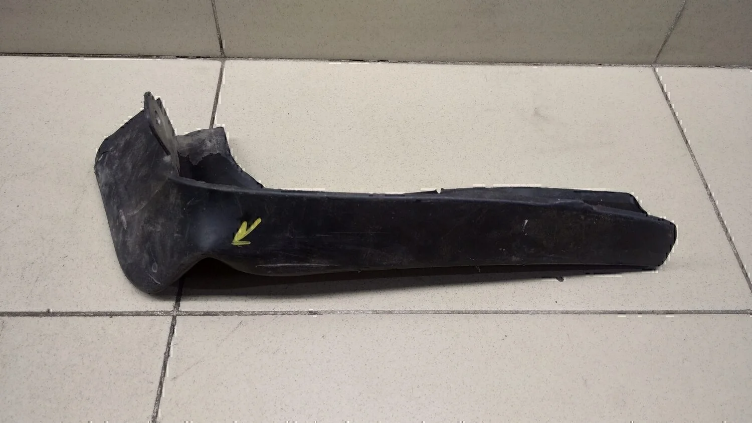 Брызговик передний правый Highlander III 2013>