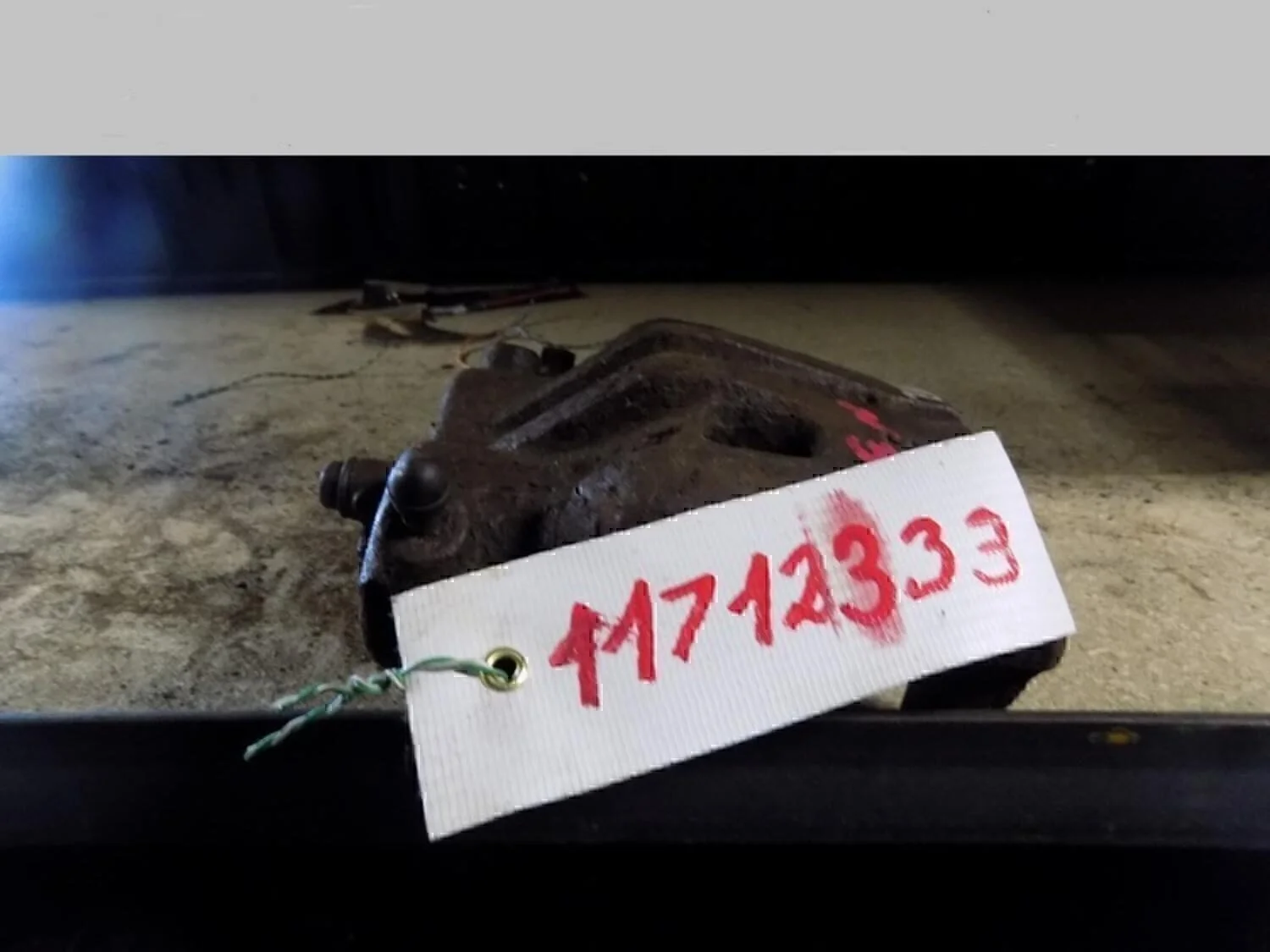 Суппорт передний правый X-Trail (T30) 2001-2006