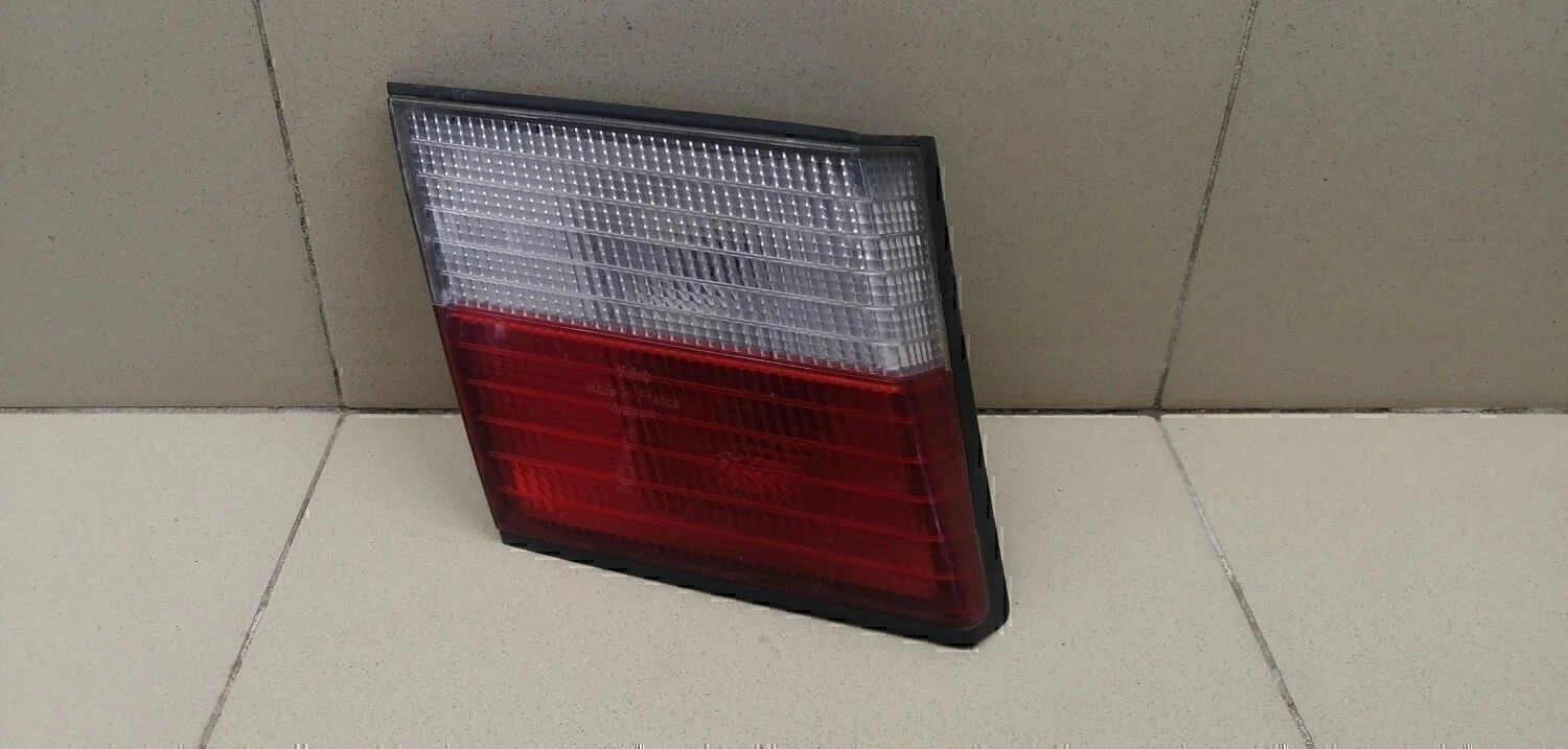 Фонарь задний внутренний левый Primera P11E 1996-2002