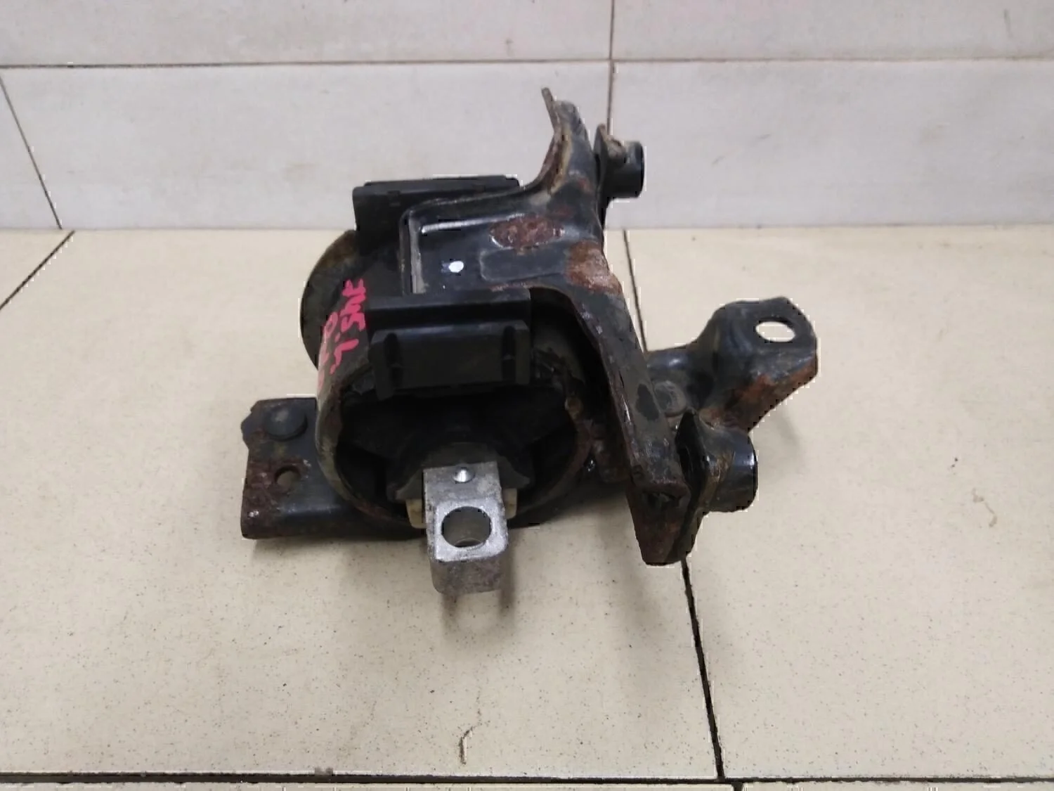 Опора КПП левая Fabia 1999-2006