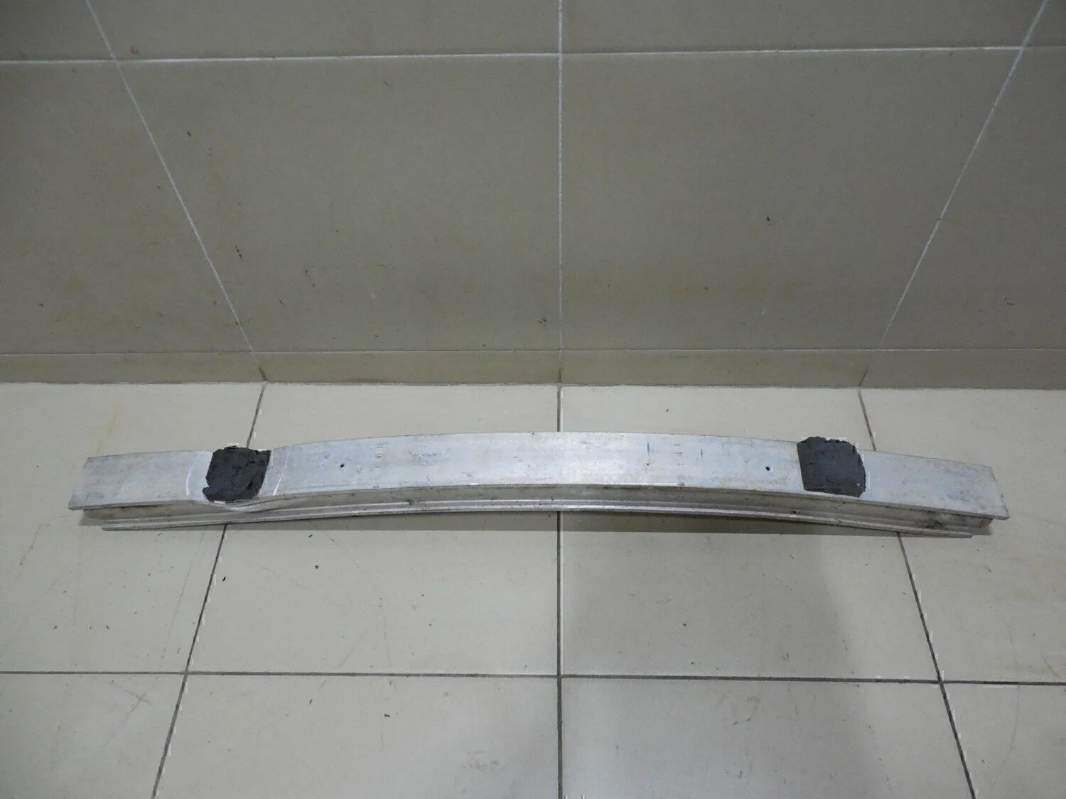 Усилитель переднего бампера A3 (8L1) 1996-2003