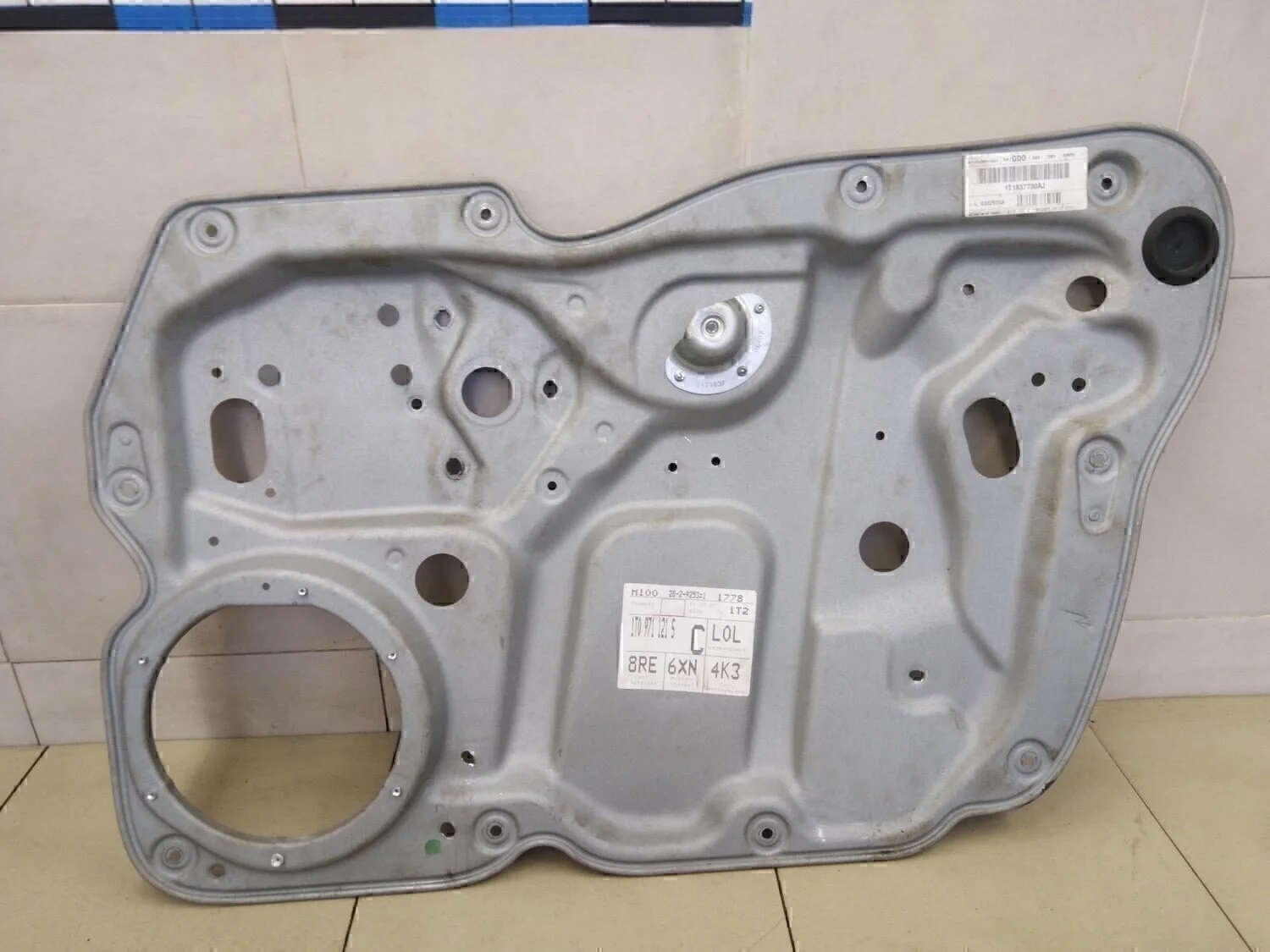 Стеклоподъемник электр. передний правый Touran 2003-2010