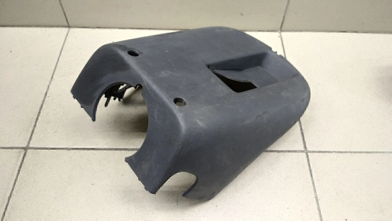 Кожух рулевой колонки нижний Duster 2012>