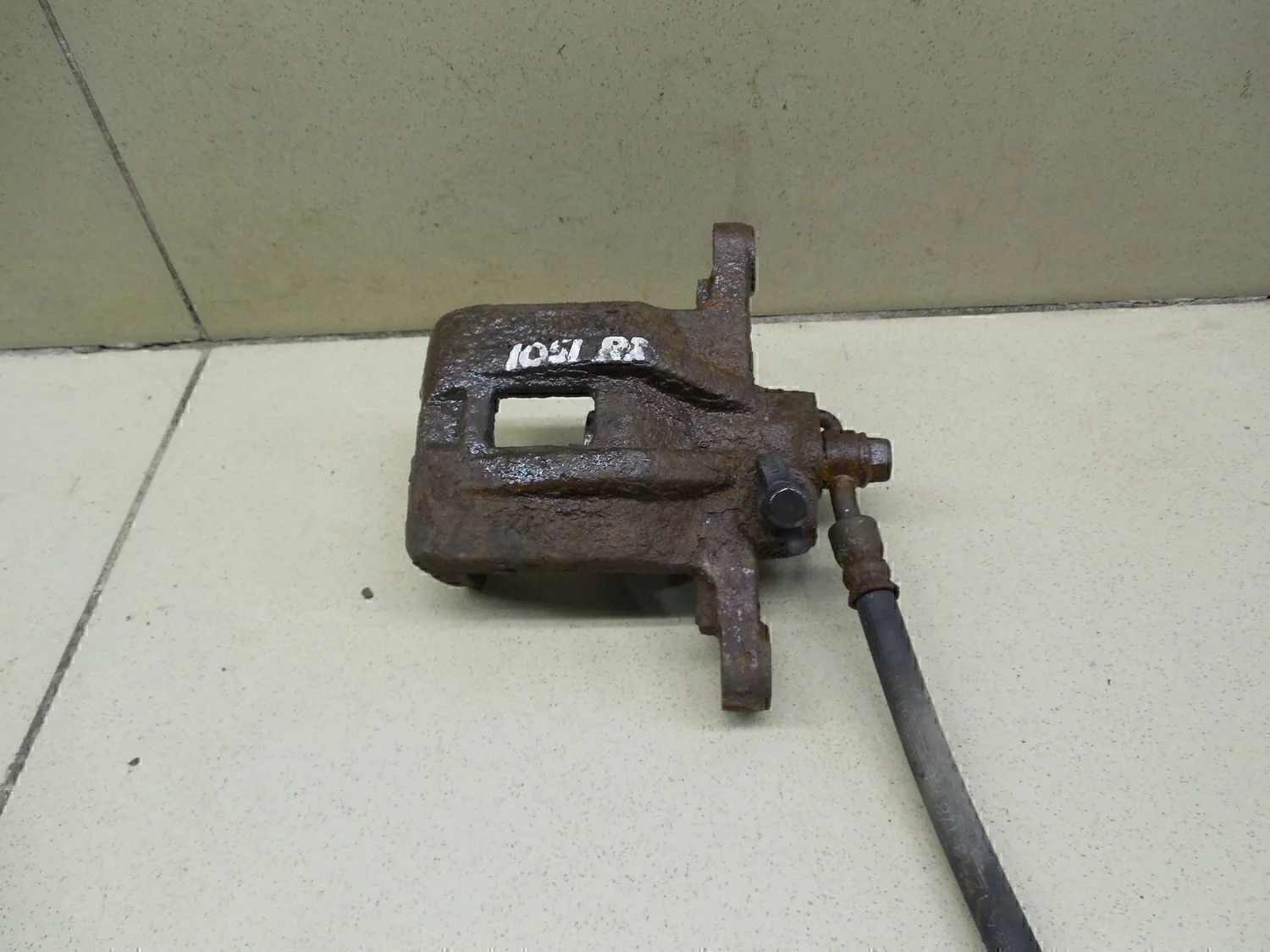 Суппорт задний правый Gentra II 2013-2015