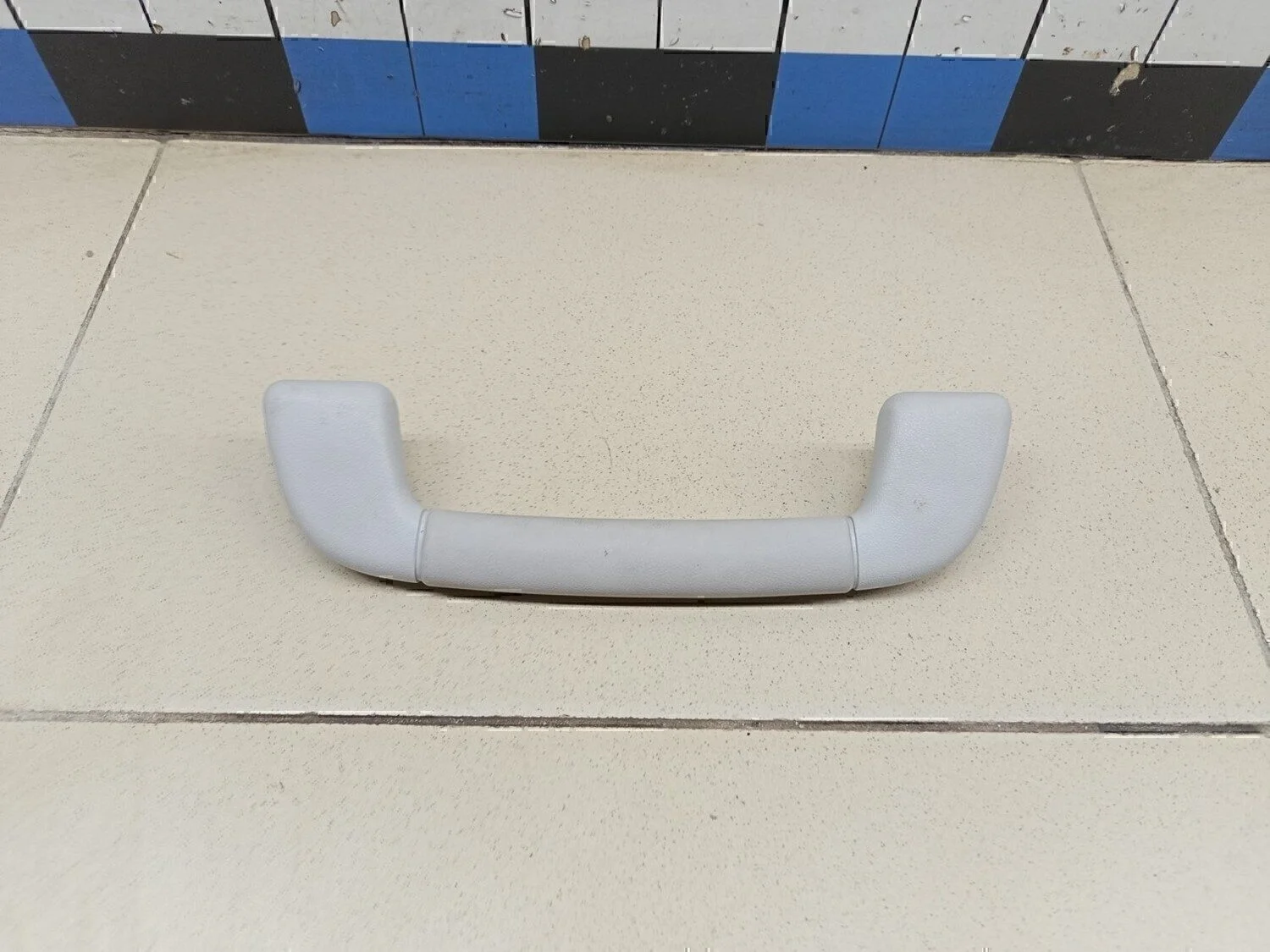 Ручка внутренняя потолочная LX 570