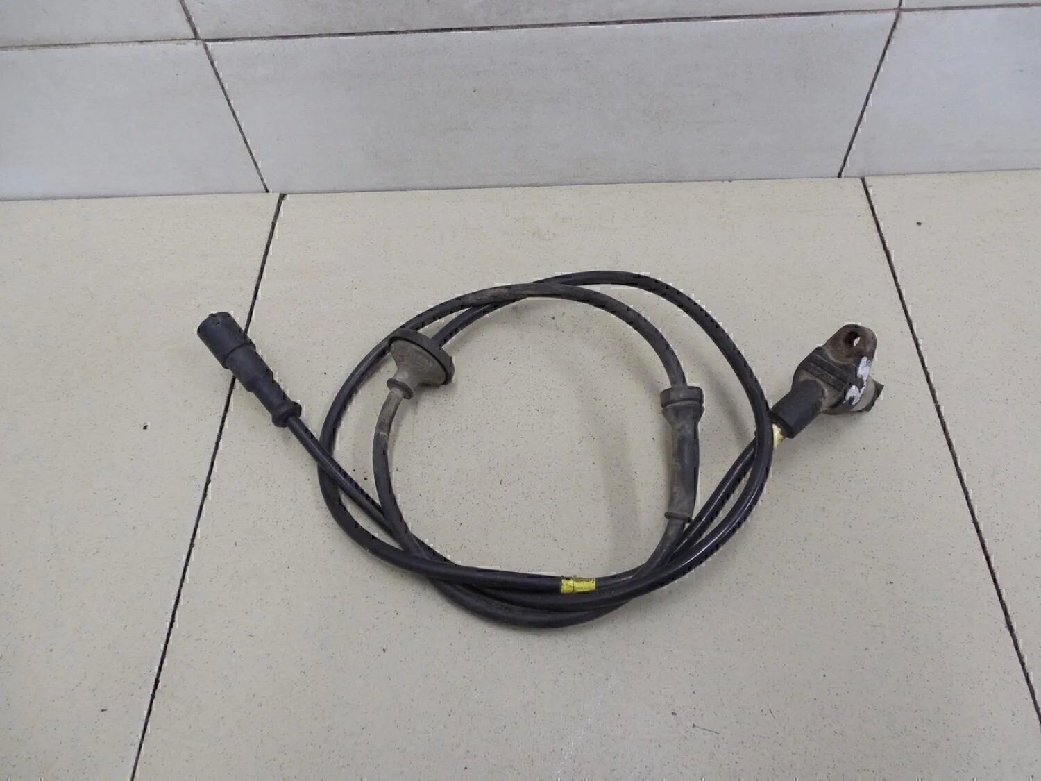 Датчик ABS задний Golf II/Jetta II 1983-1992