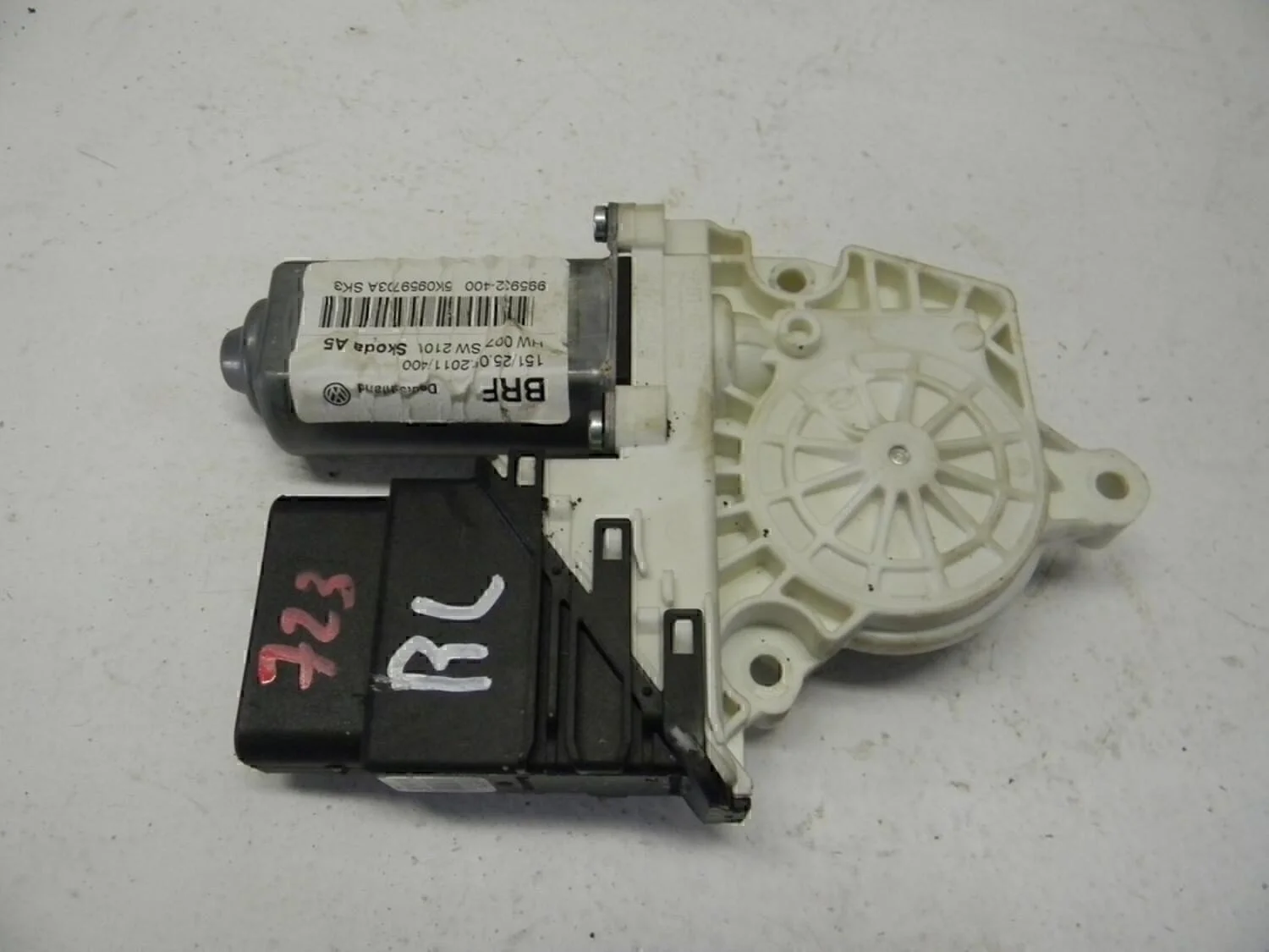 Моторчик стеклоподъемника Touran 2003-2010