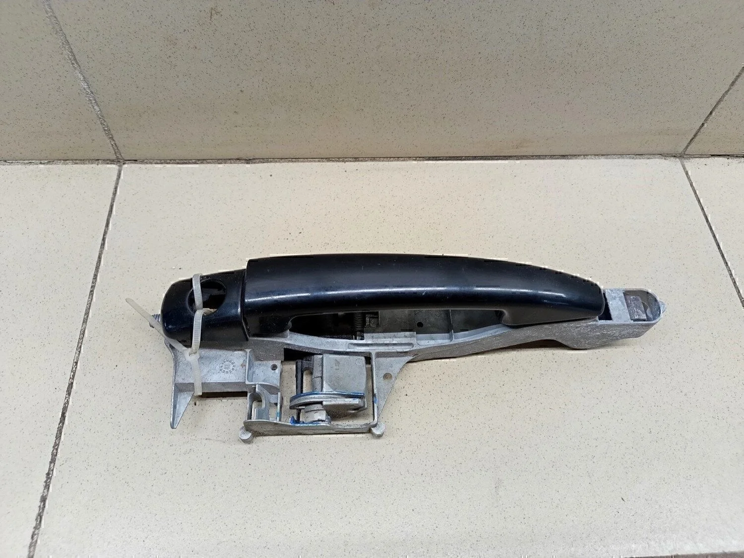 Ручка двери передней наружная левая 408 2012>