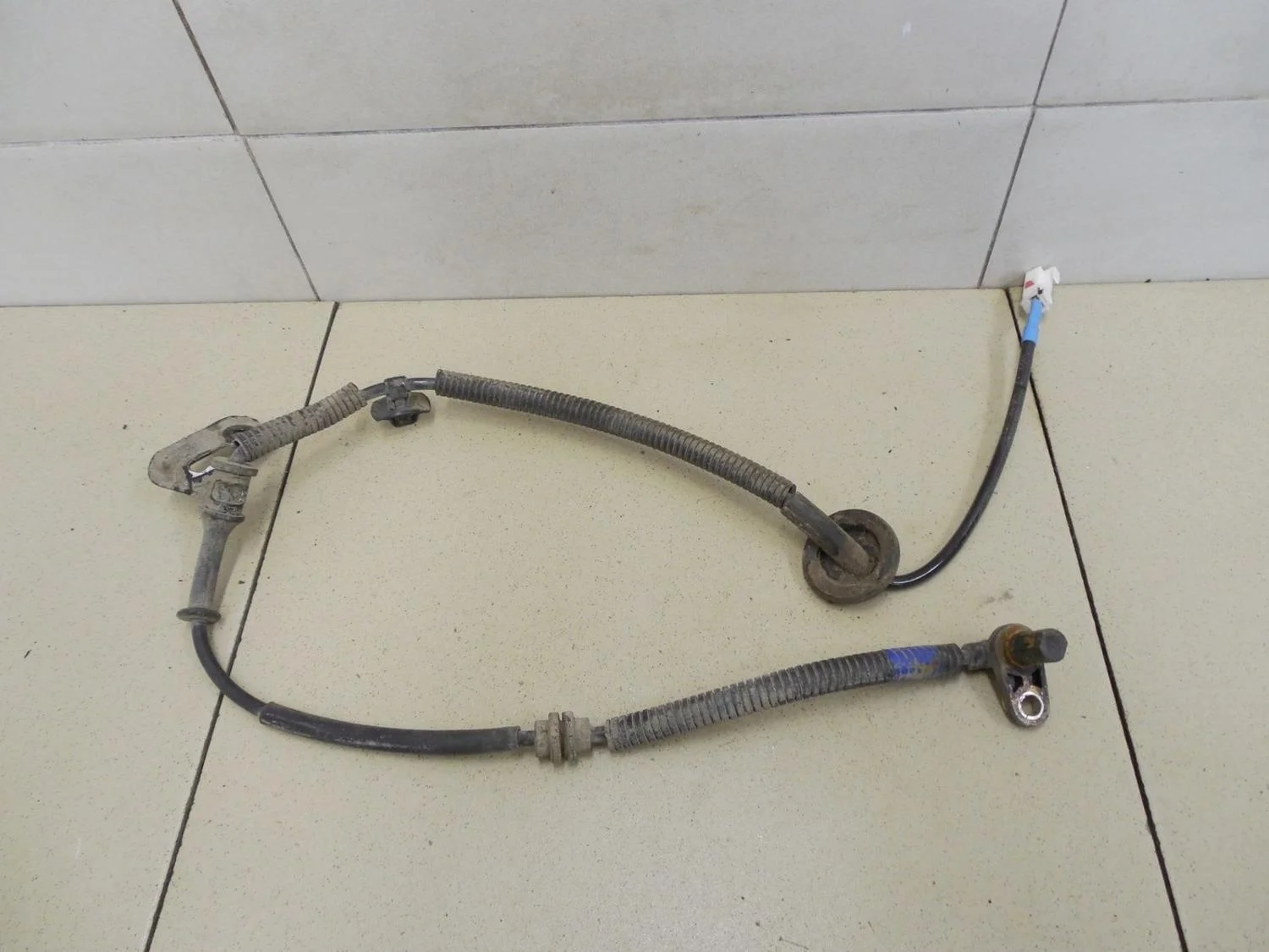 Датчик ABS задний левый Solaris 2010-2017