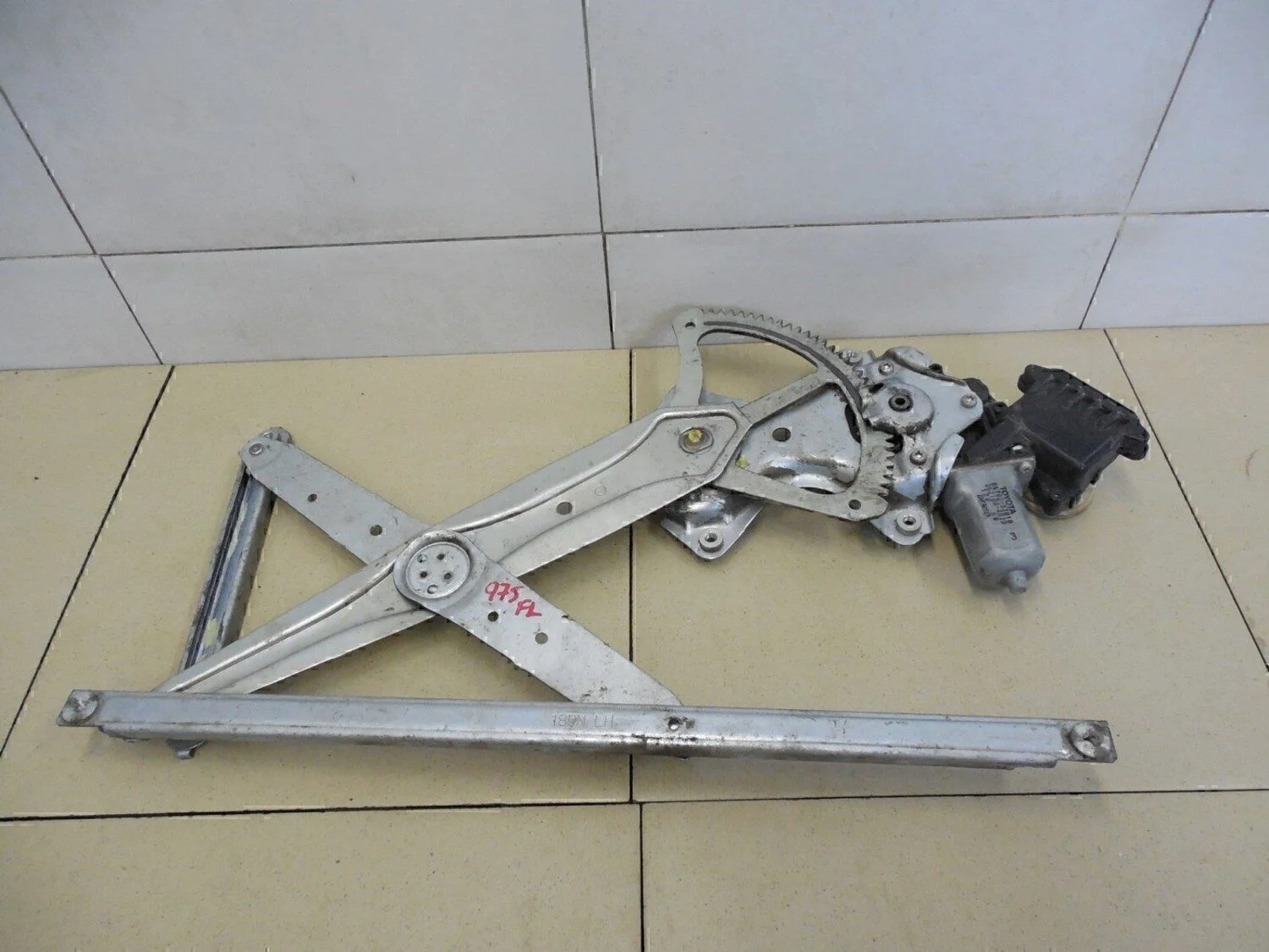 Стеклоподъемник электр. передний левый Corolla E15 2006-2013