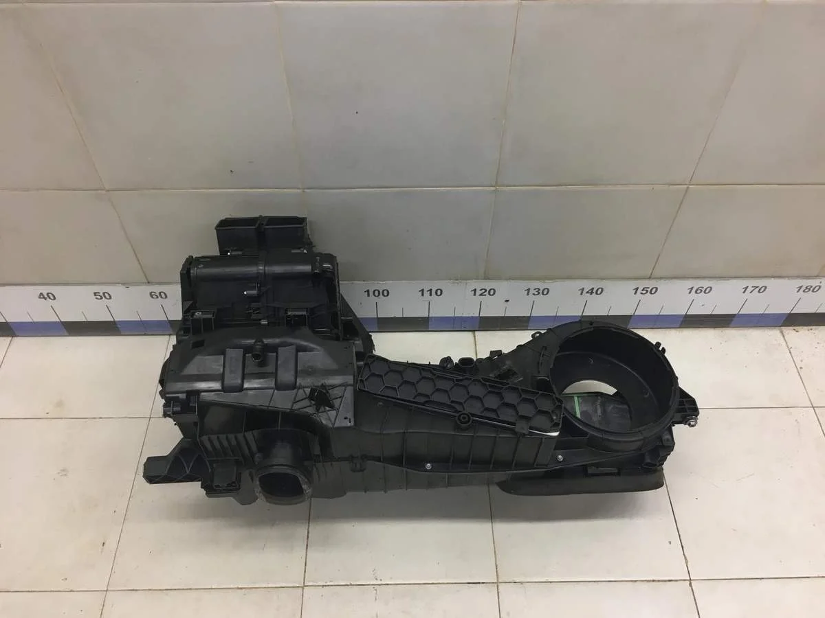 Корпус отопителя Touran 2003-2010