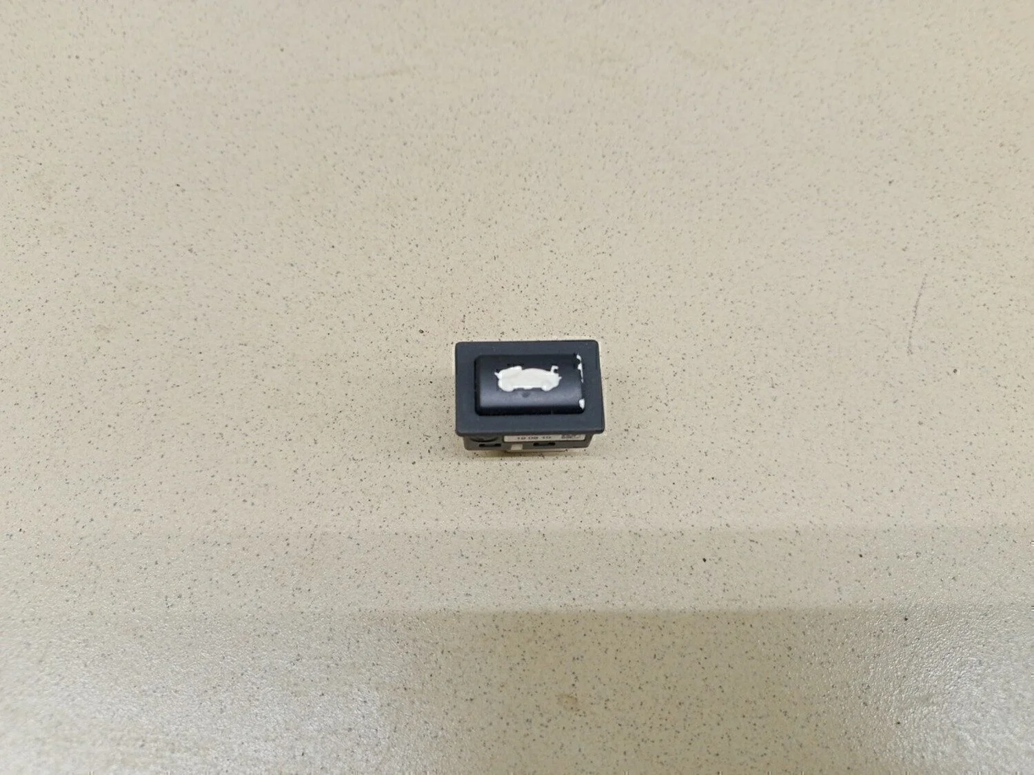 Кнопка открывания багажника 1-серия E82/E88 2006>