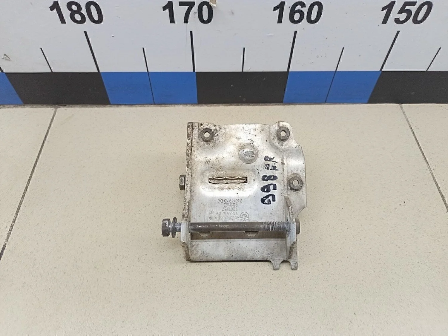 Кронштейн радиатора 5-серия F10/F11 2009>