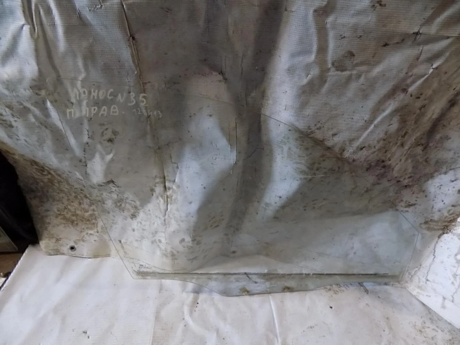 Стекло двери передней правой Lanos 2004-2010