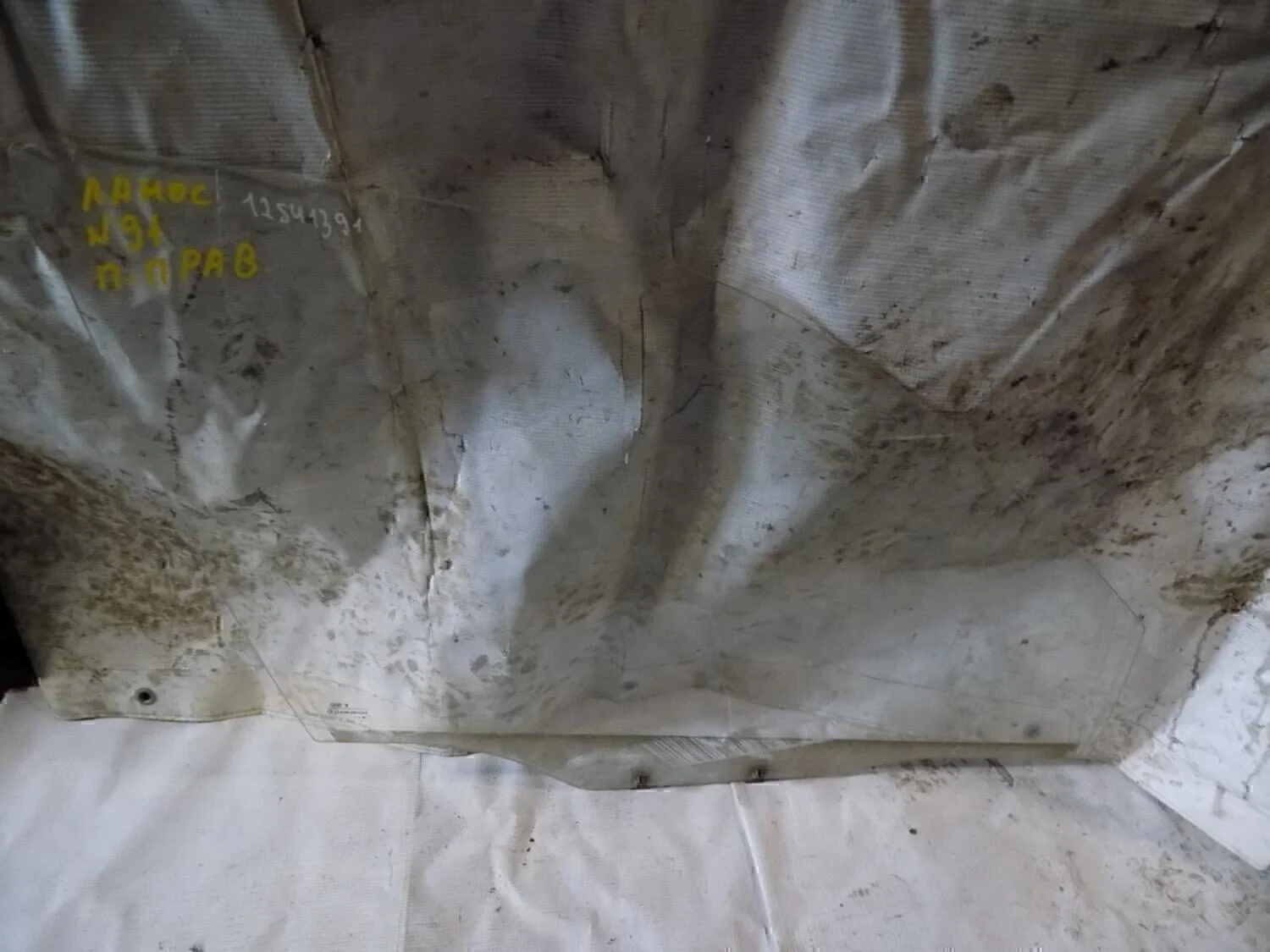 Стекло двери передней правой Lanos 2004-2010