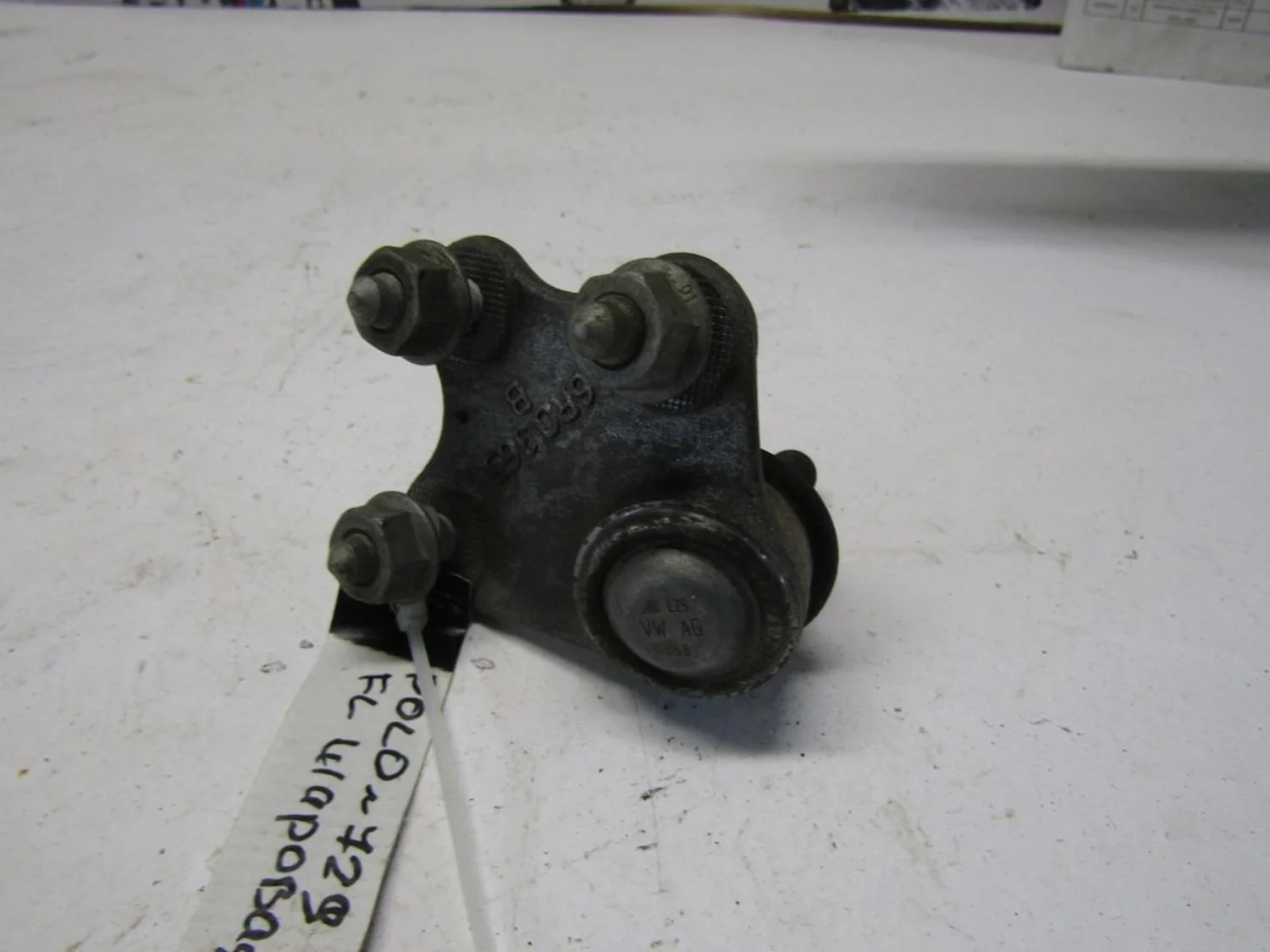 Опора шаровая нижняя передней подвески Fabia 2007-2015