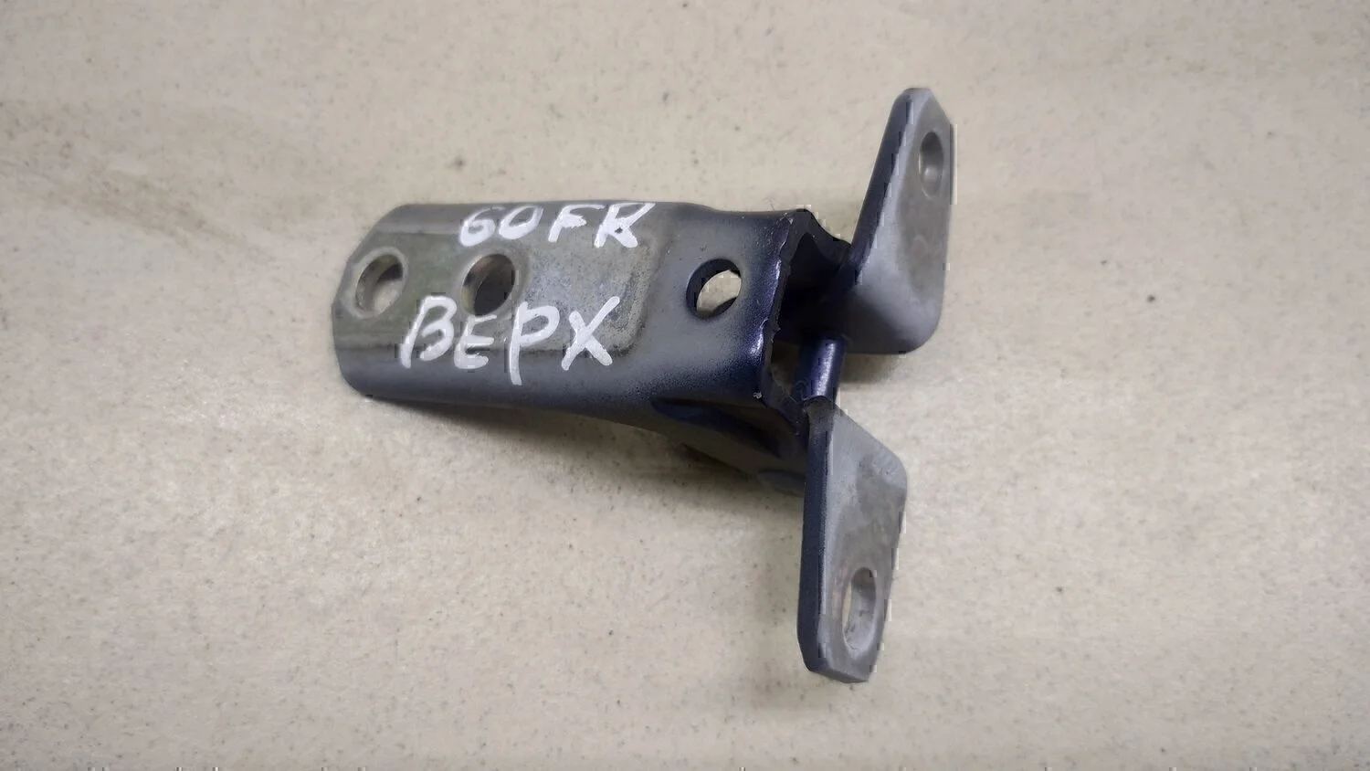 Петля двери ASX 2010-2016