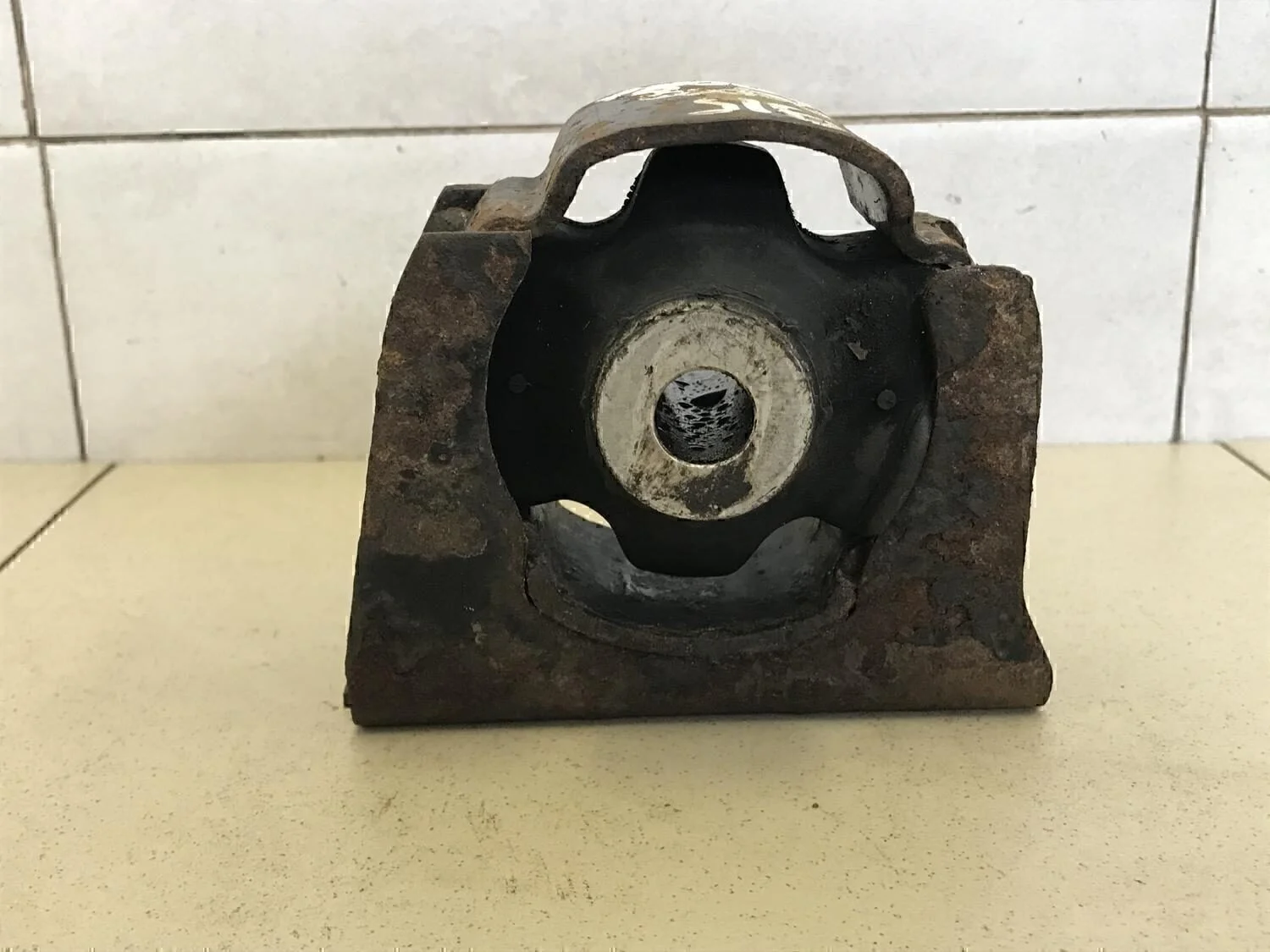 Опора двигателя передняя Corolla E15 2006-2013