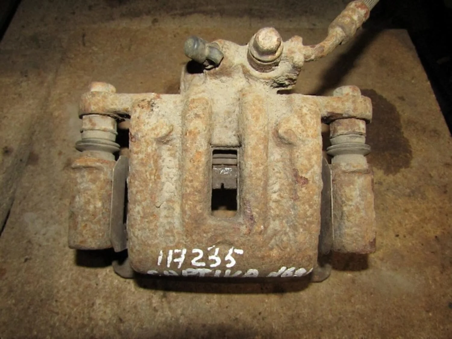 Суппорт задний правый Captiva (C100) 2006-2010