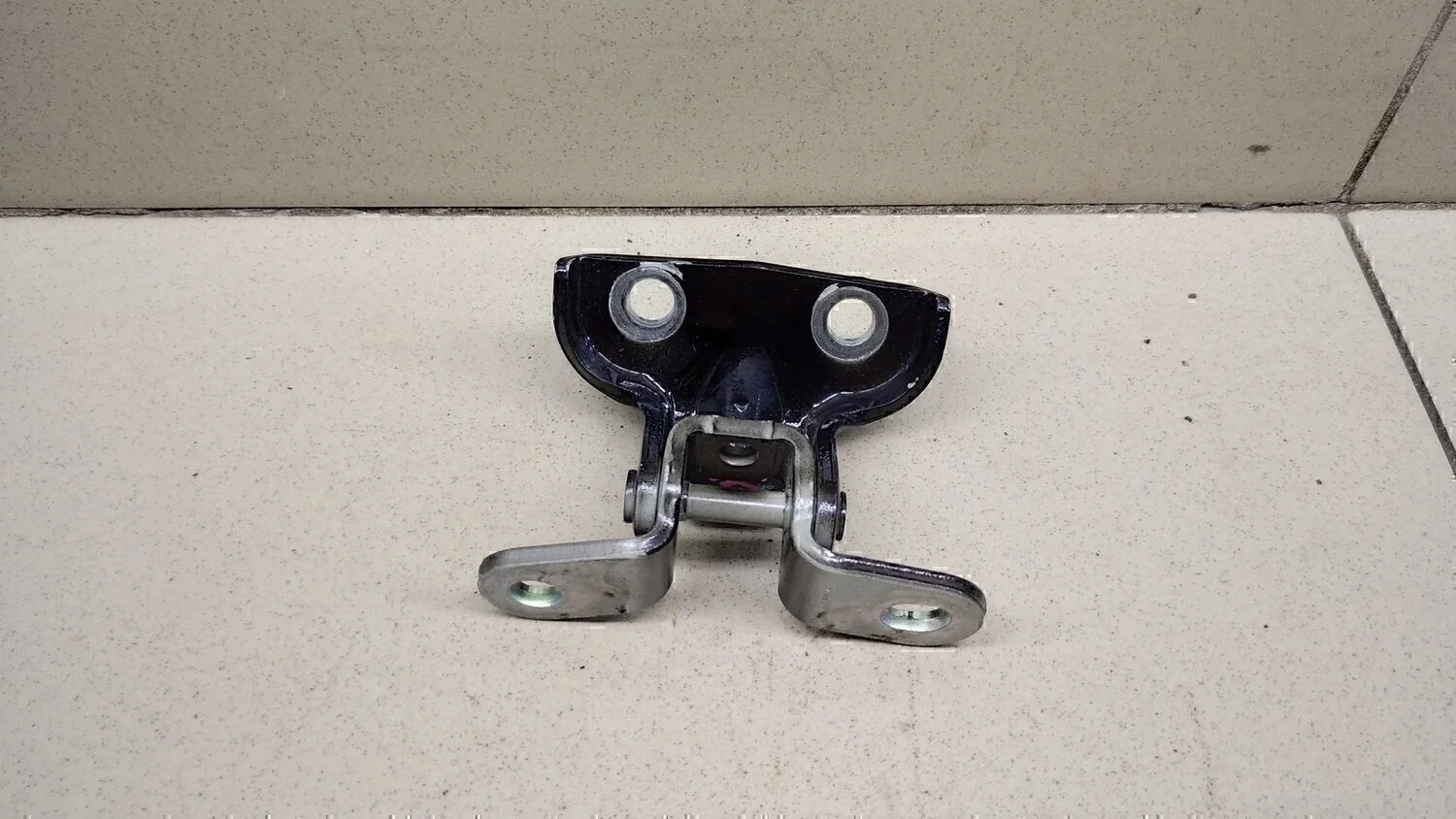 Петля двери задней правой верхняя Cerato 2013>