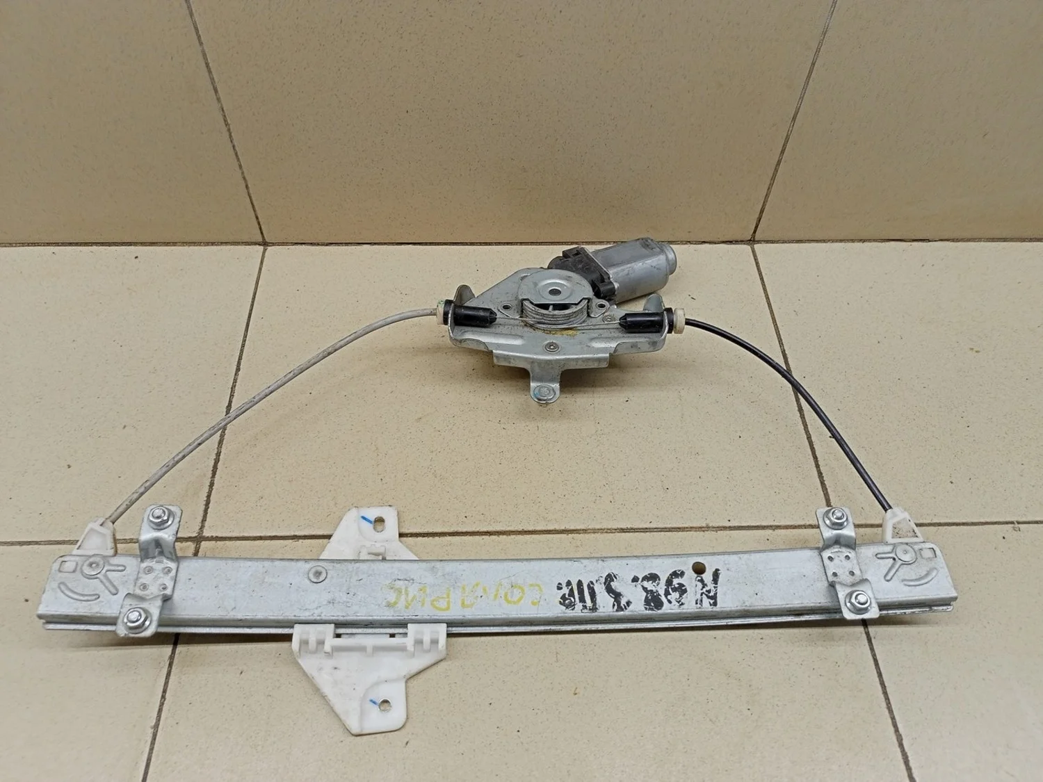 Стеклоподъемник электр. задний правый Solaris 2010-2017